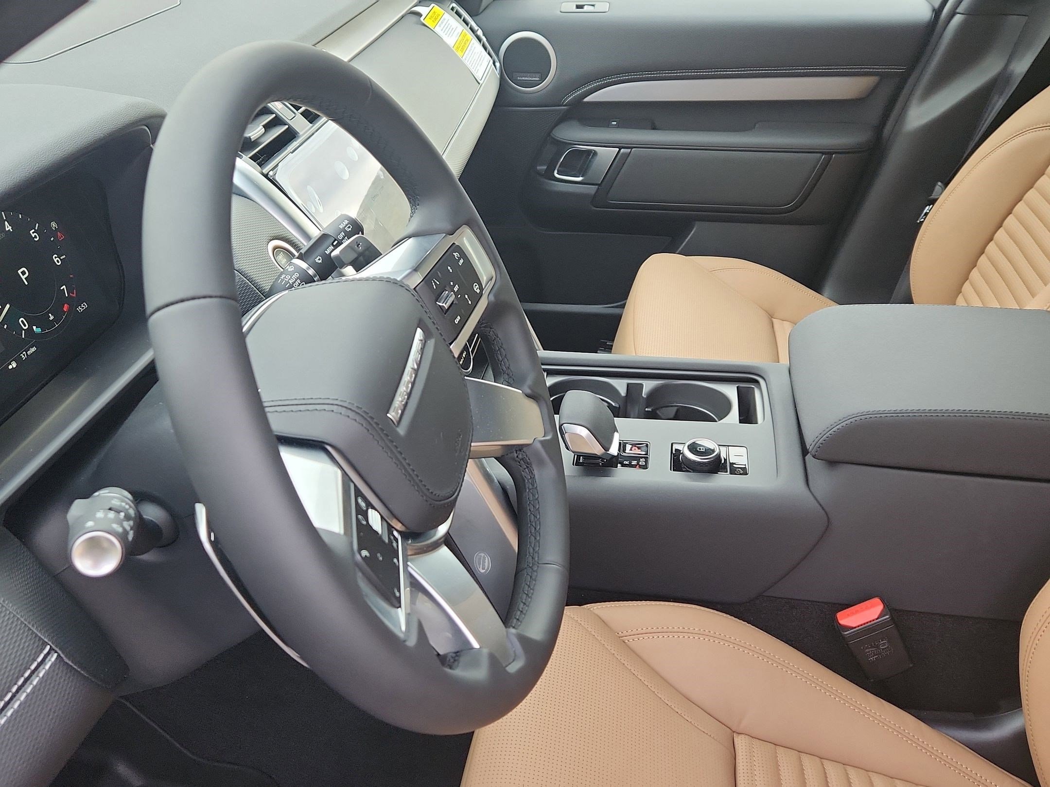 2026 Land Rover Discovery Gemini Edition - Photo 14
