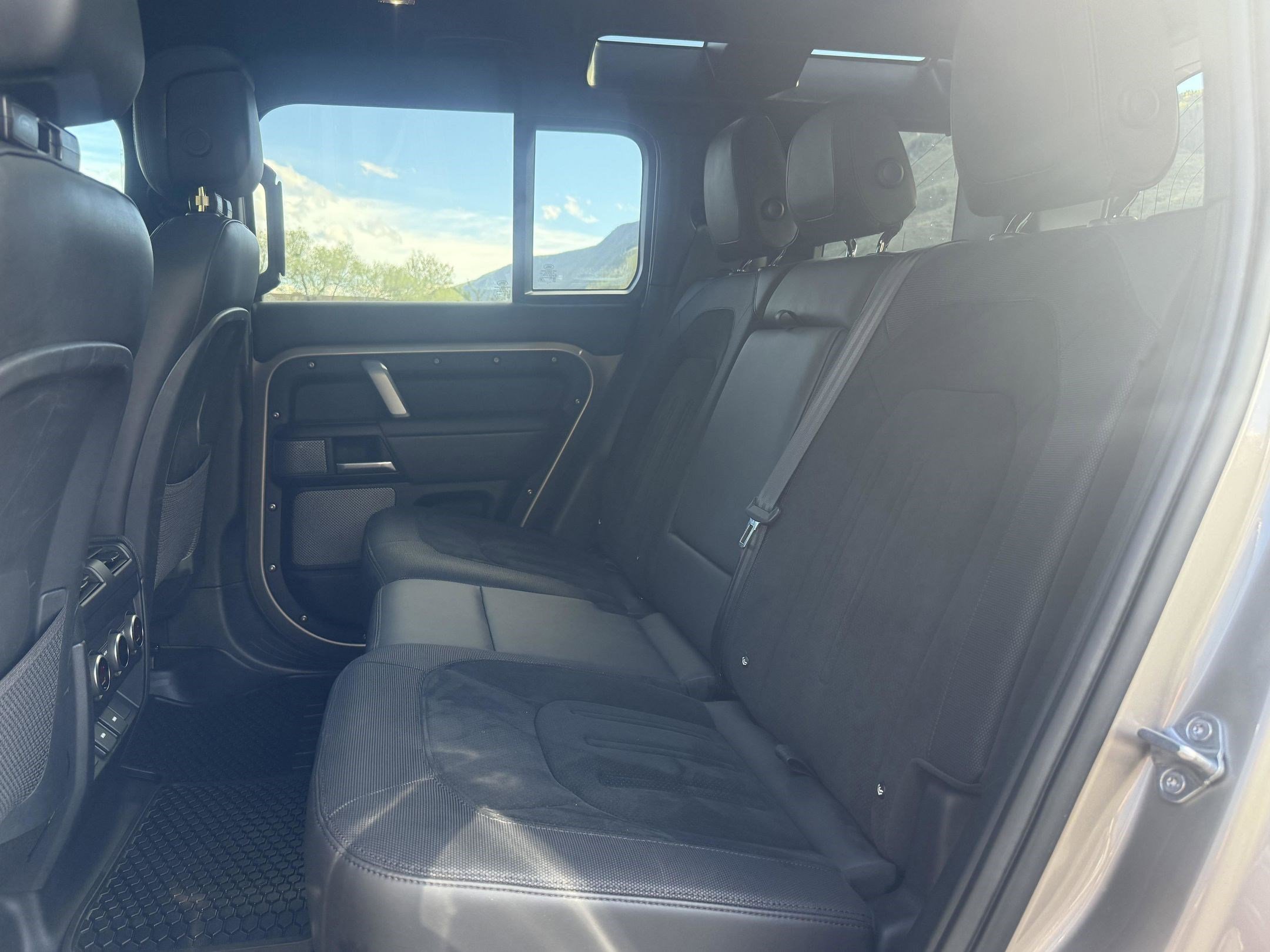 2023 Land Rover Defender V8 - Photo 13
