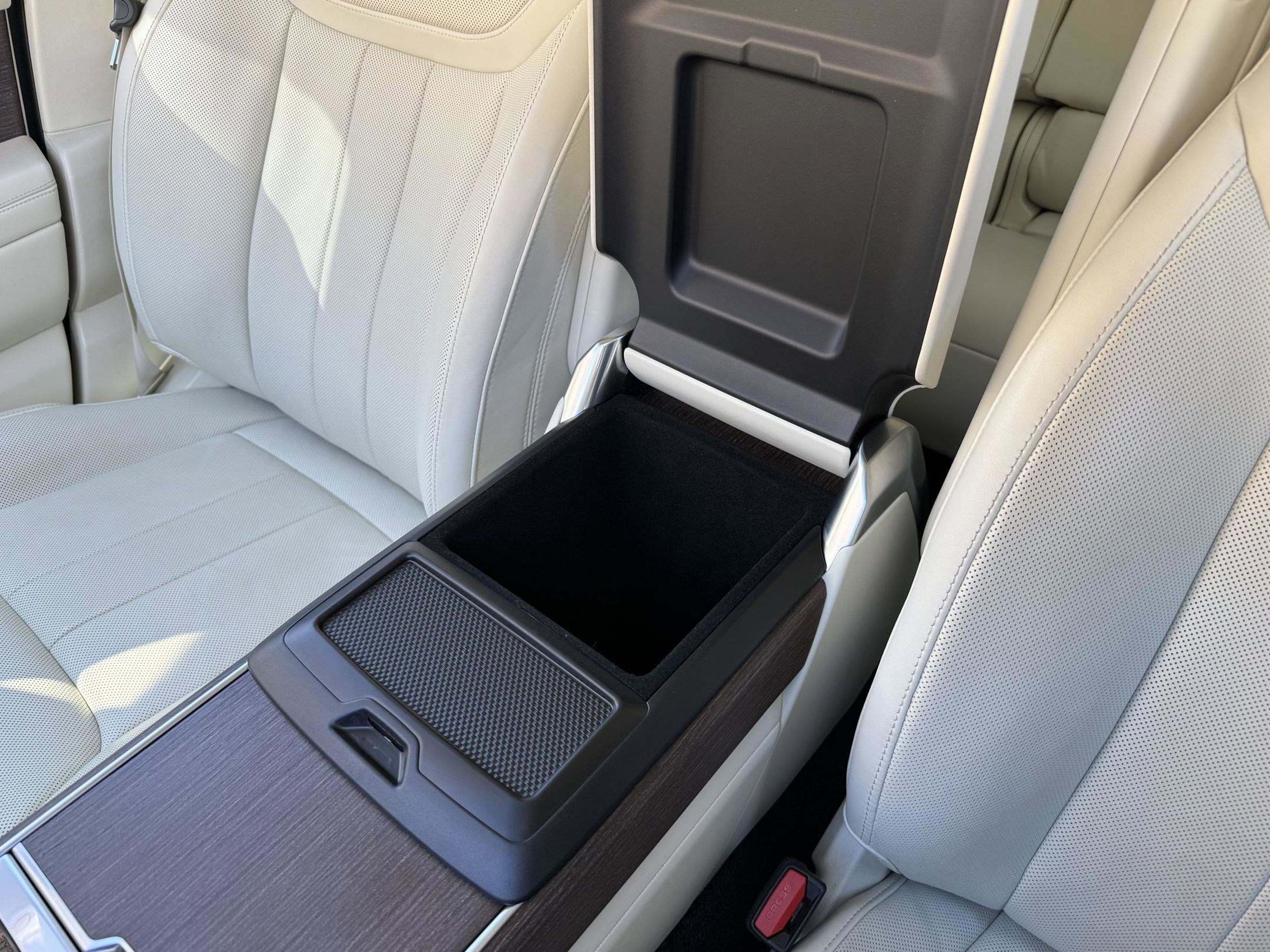 2023 Land Rover Range Rover SE - Photo 31