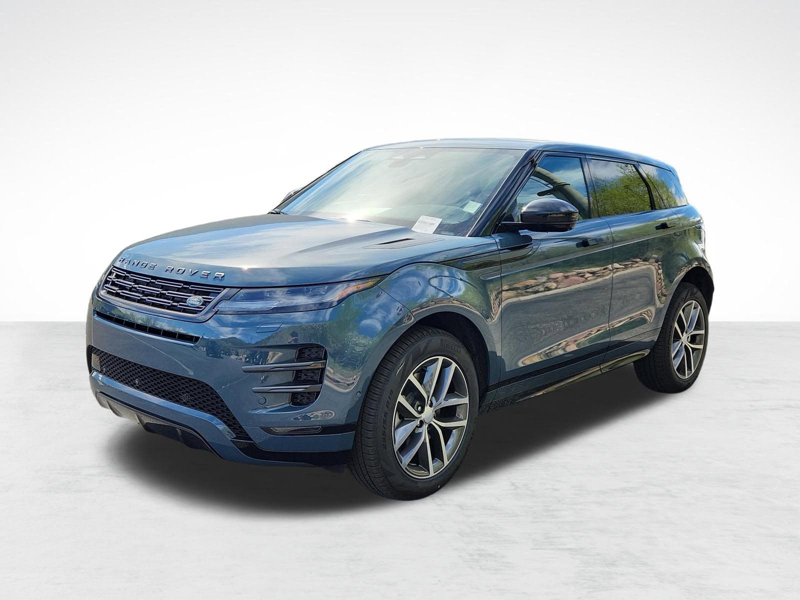 2026 Land Rover Range Rover Evoque Dynamic SE's photo