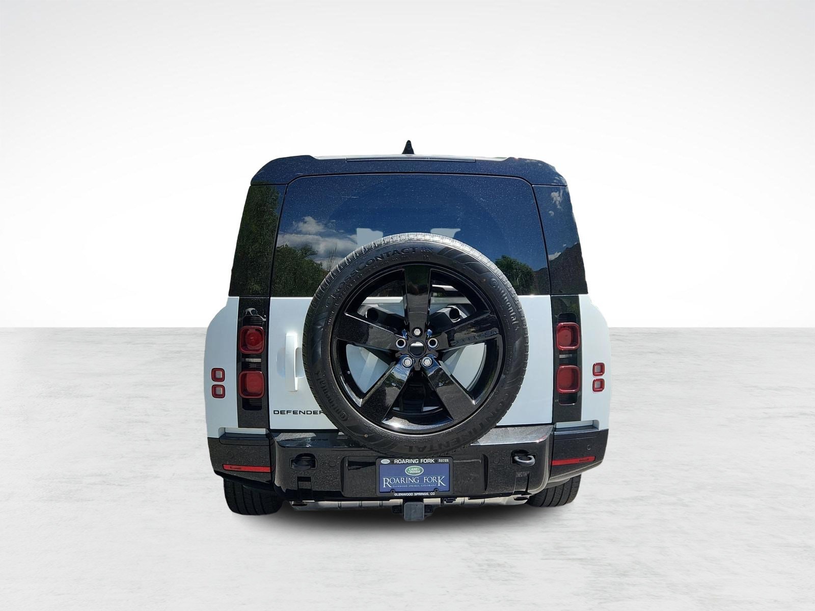 2024 Land Rover Defender X-Dynamic SE - Photo 9