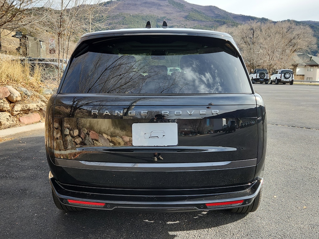 New 2025 Land Rover Range Rover P400 SE 7 Seat SUV