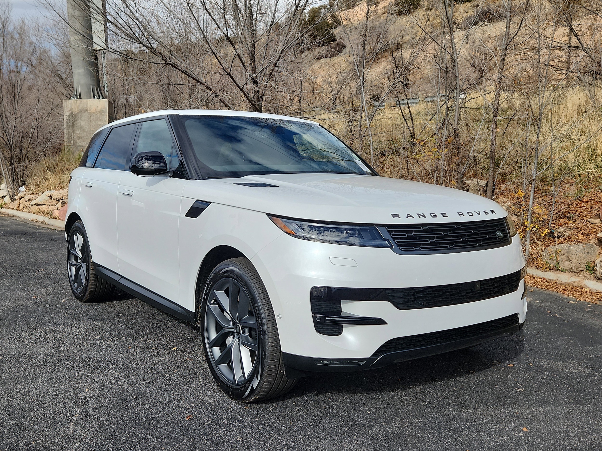 2025 Land Rover Range Rover Sport SE's photo