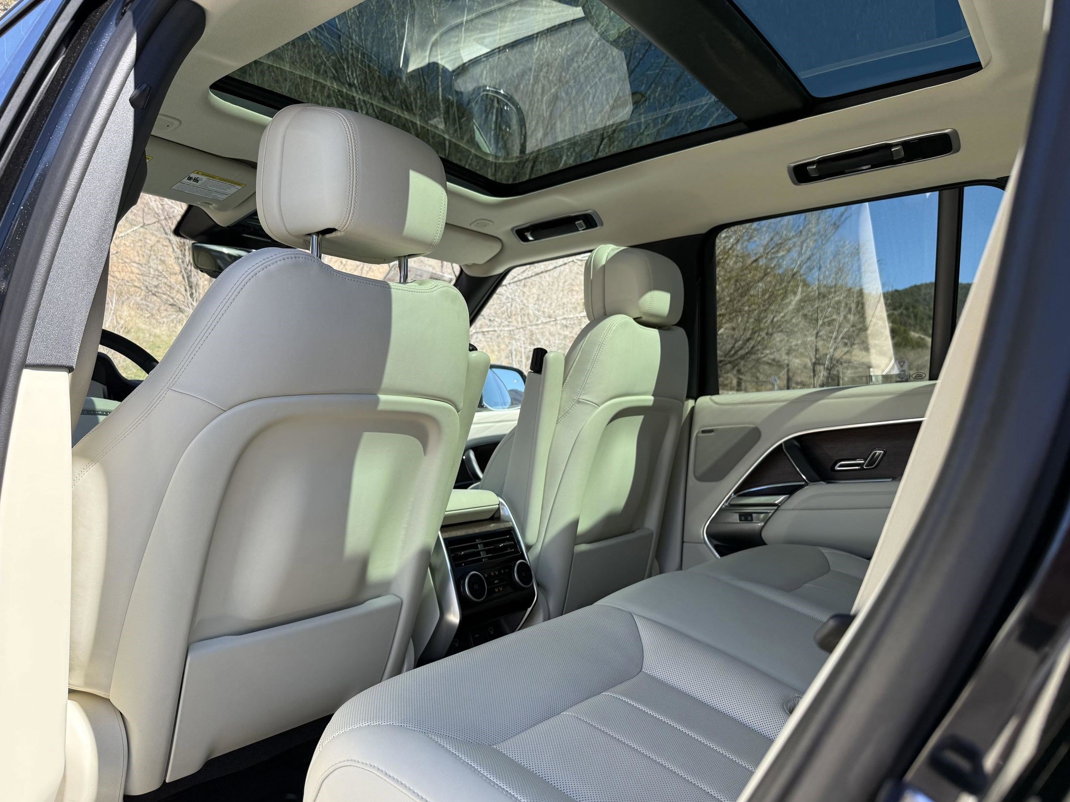 2023 Land Rover Range Rover SE - Photo 14