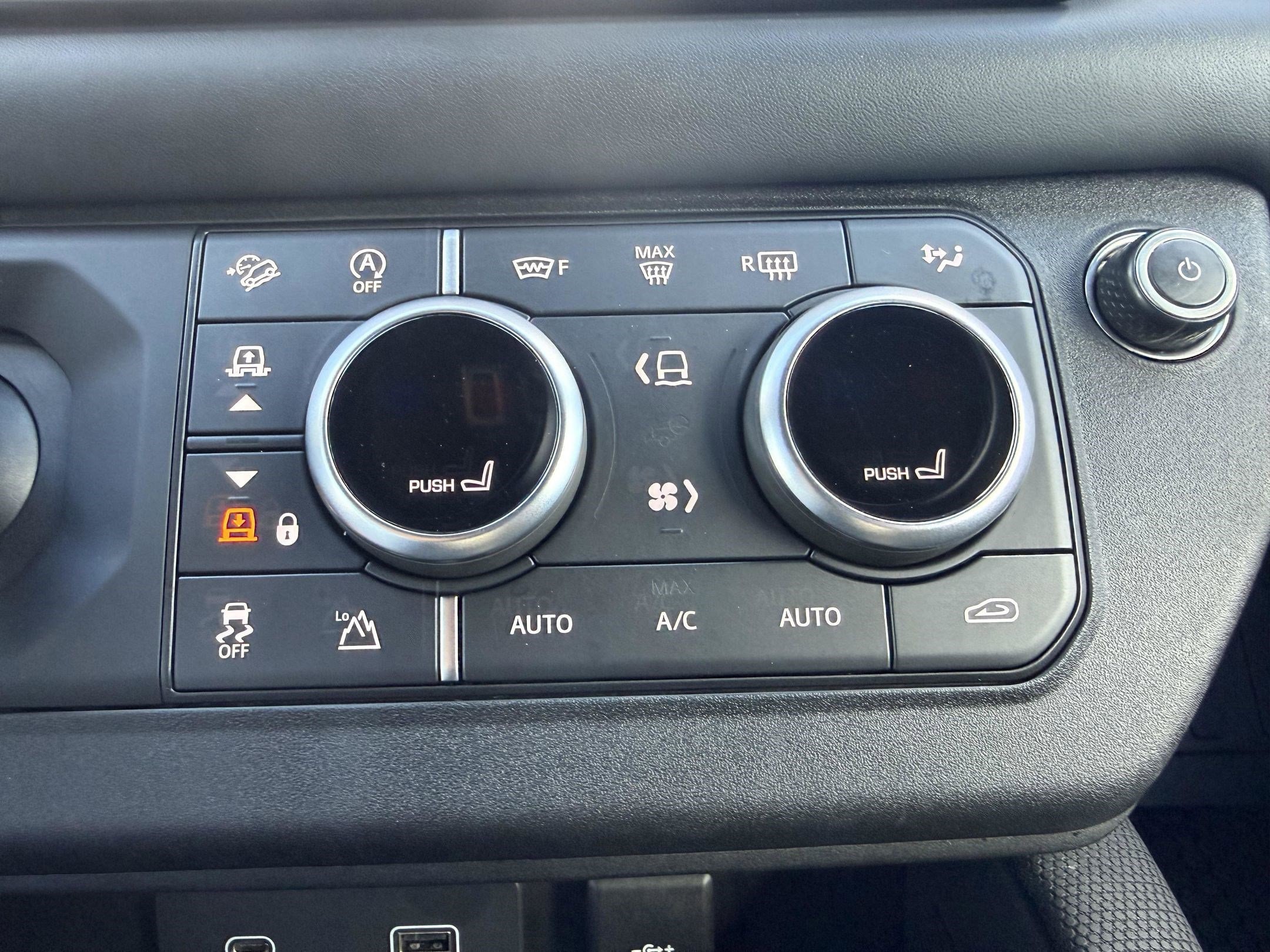 2023 Land Rover Defender V8 - Photo 18