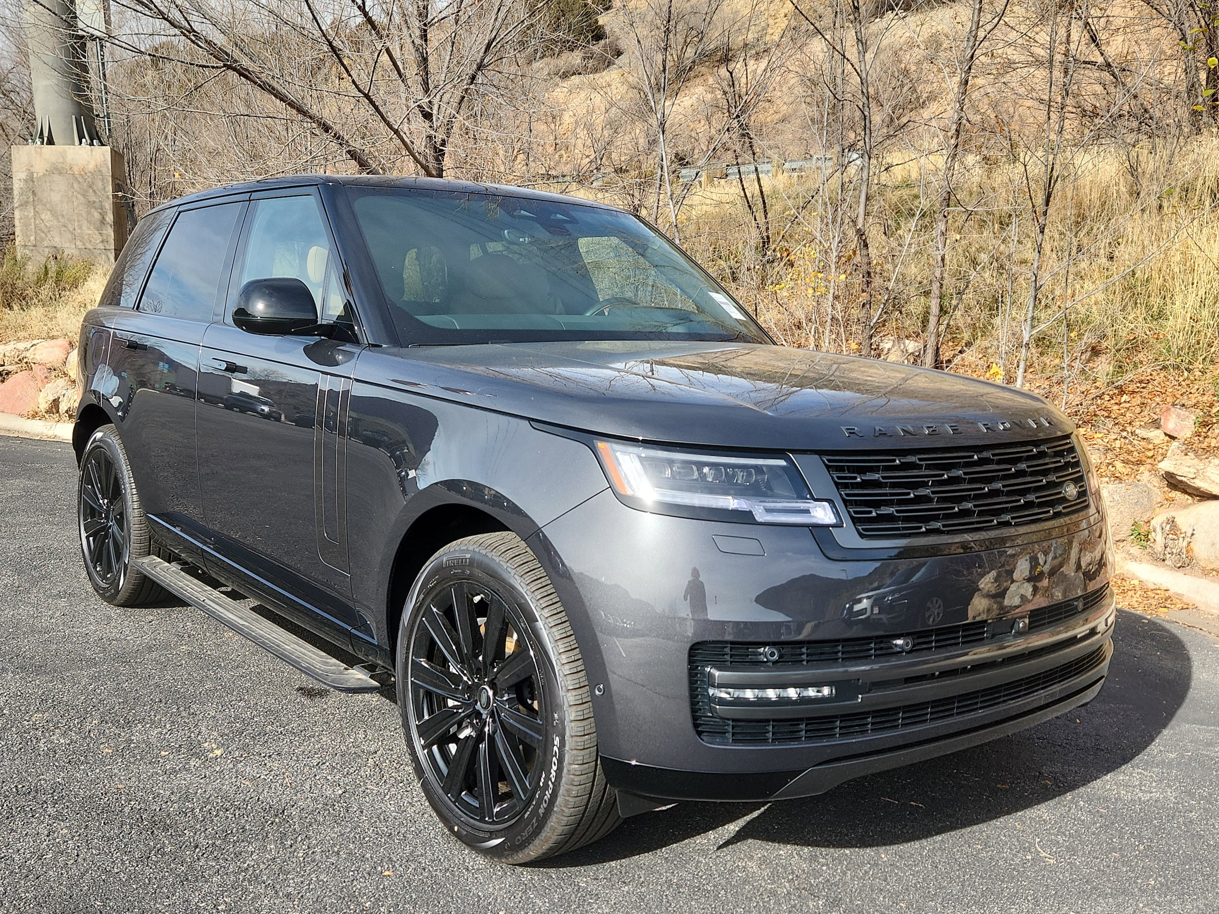 2025 Land Rover Range Rover SUV 