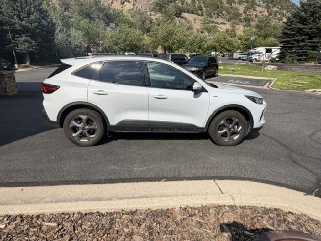 Used 2025 Ford Escape ST-Line Select SUV