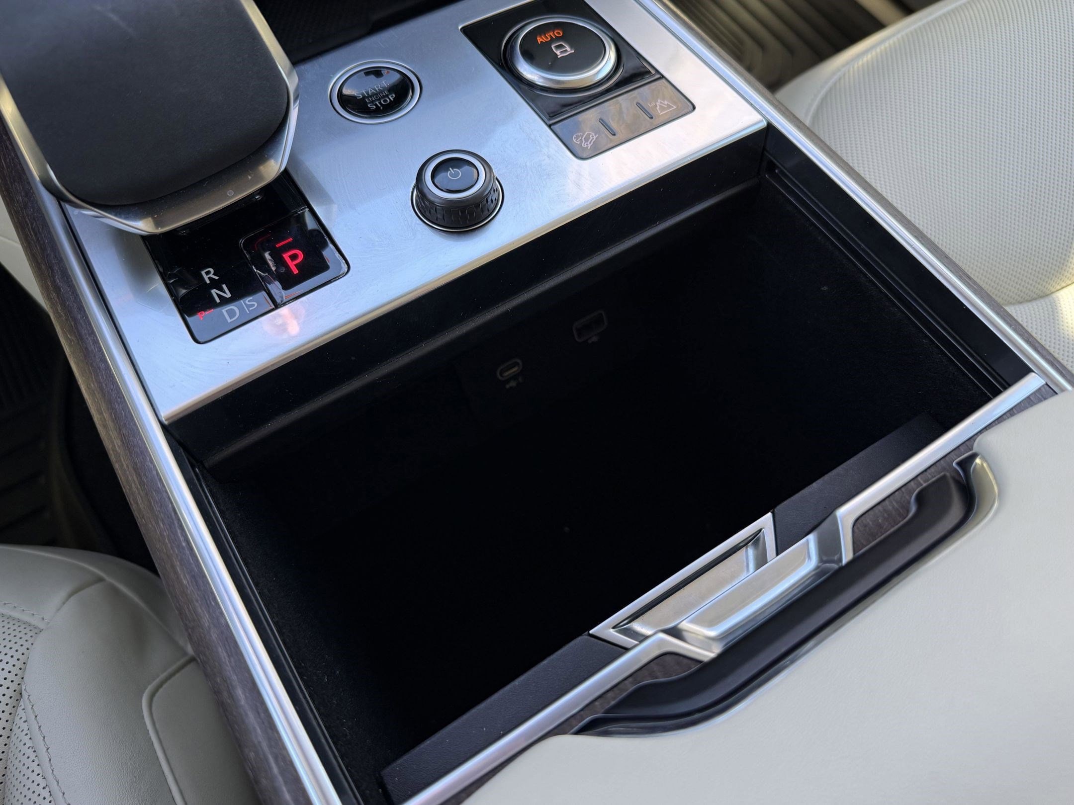 2023 Land Rover Range Rover SE - Photo 18