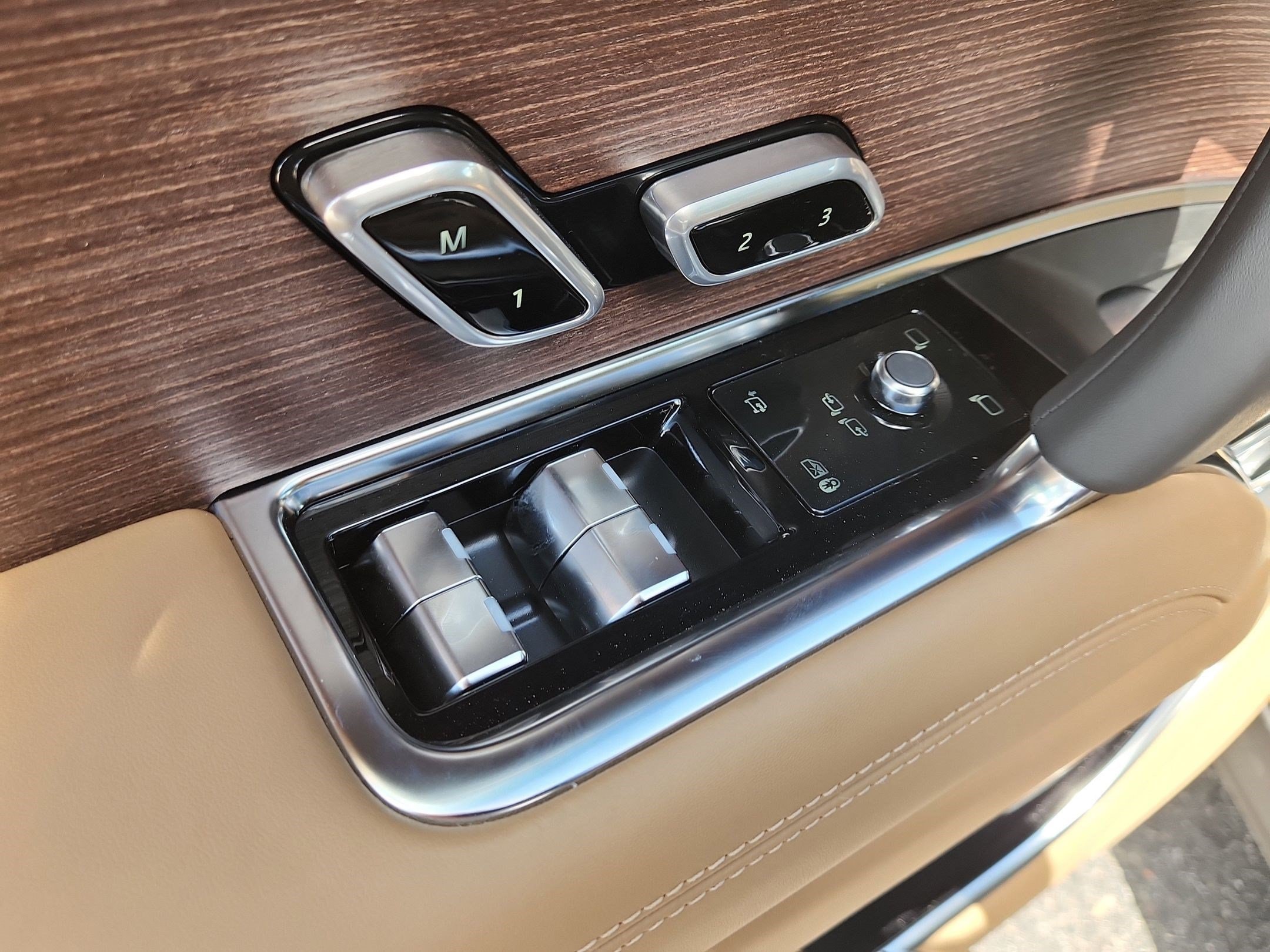 2026 Land Rover Range Rover SE - Photo 22