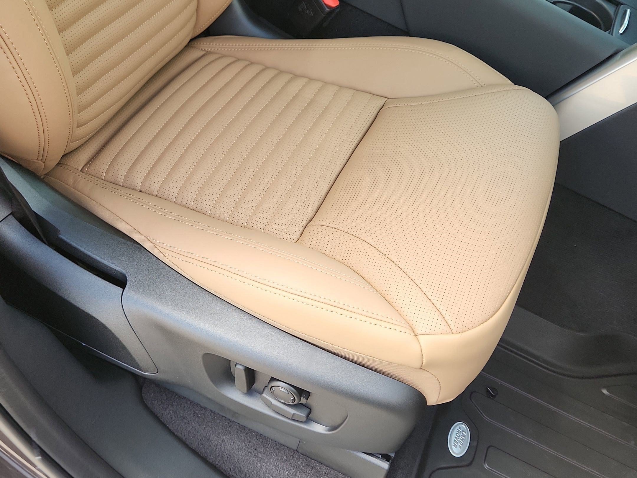 2026 Land Rover Discovery Tempest Edition - Photo 11