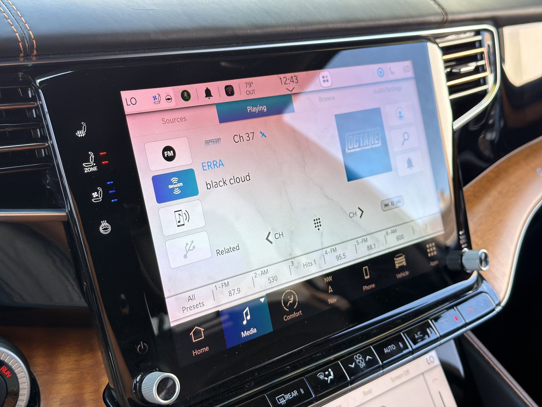 2022 Jeep Grand Wagoneer Series III - Photo 24