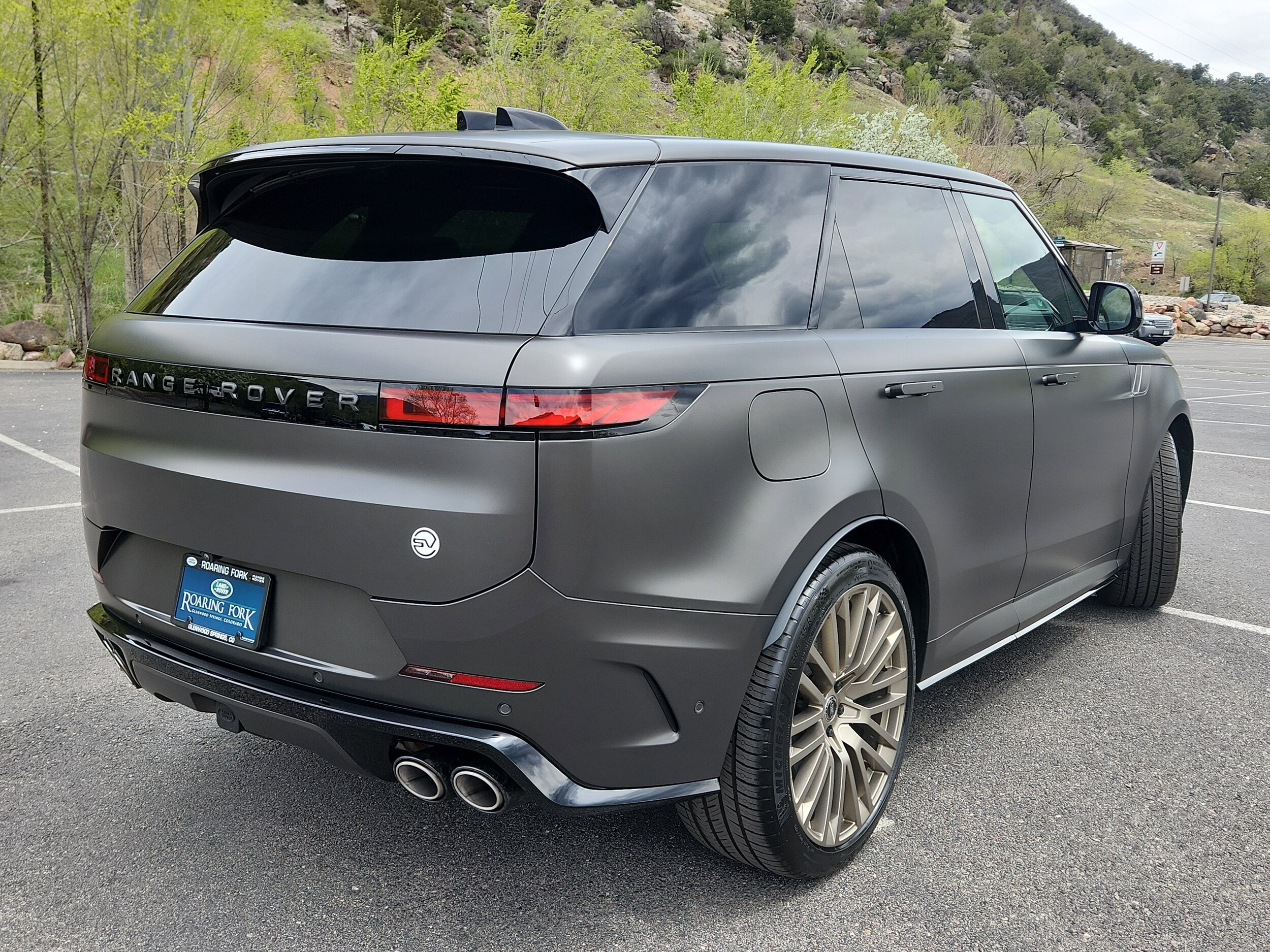 2025 Land Rover Range Rover Sport photo 2