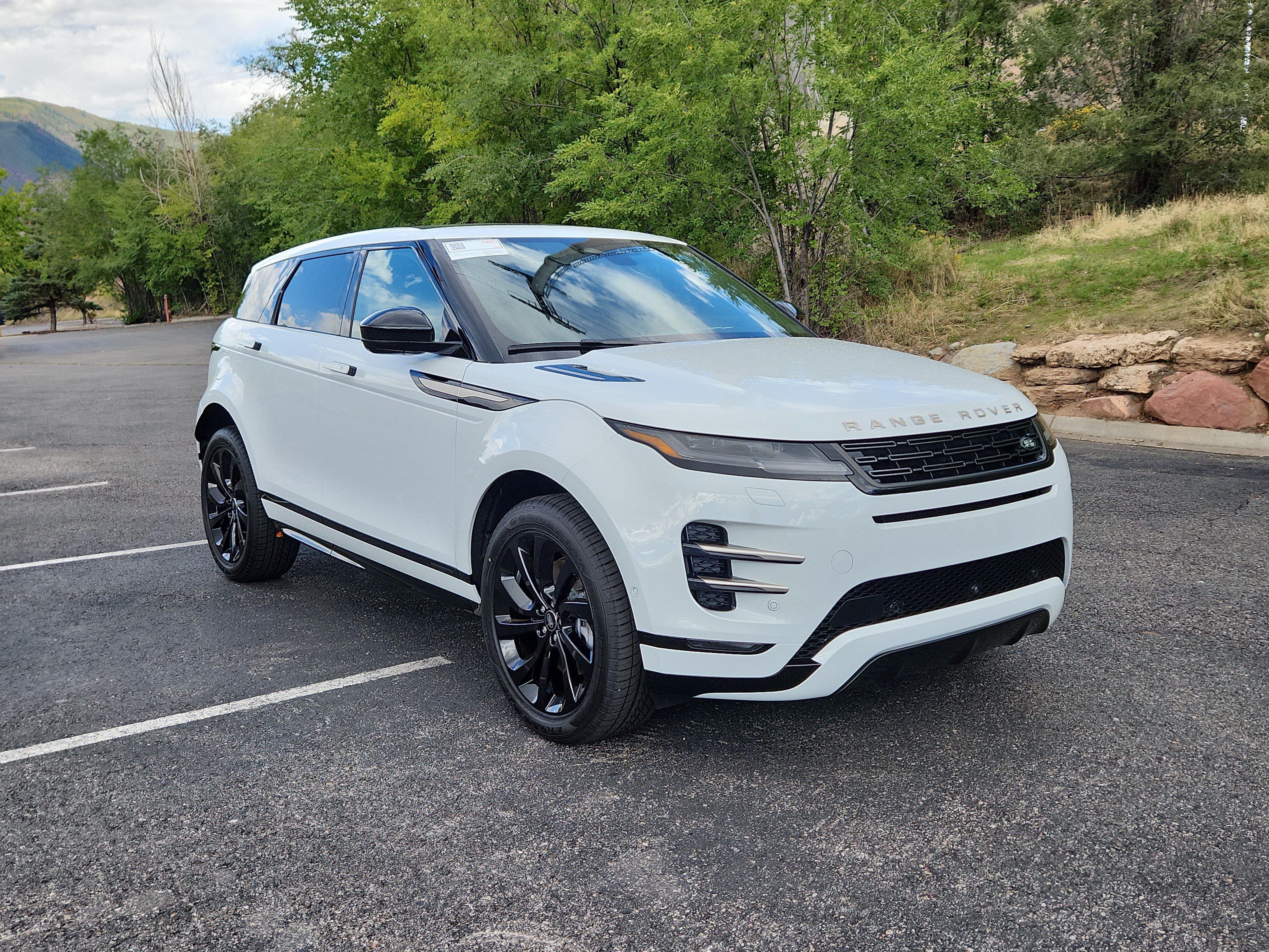 2026 Land Rover Range Rover Evoque Hoxton Edition SUV