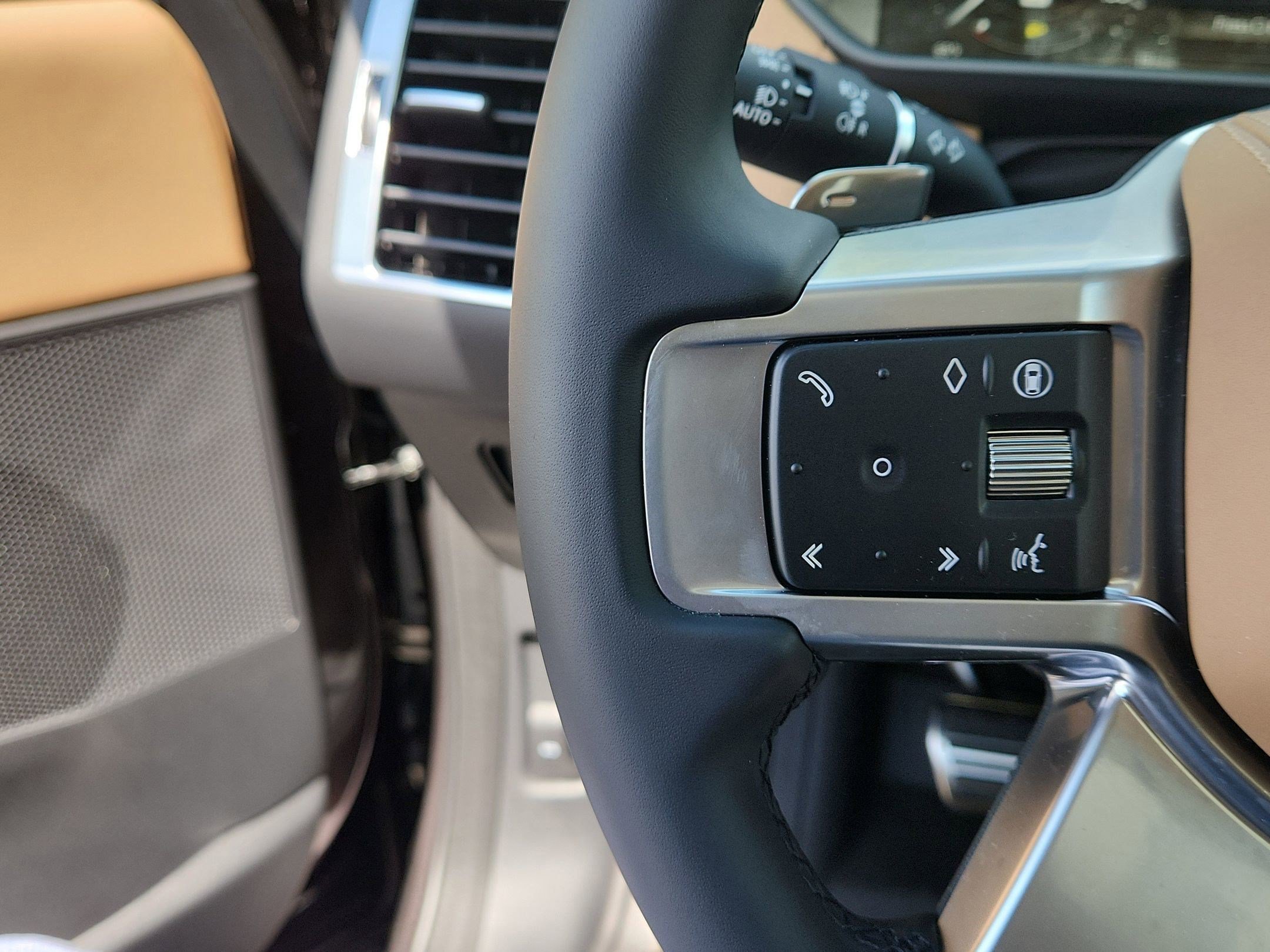 2026 Land Rover Discovery Tempest Edition - Photo 17