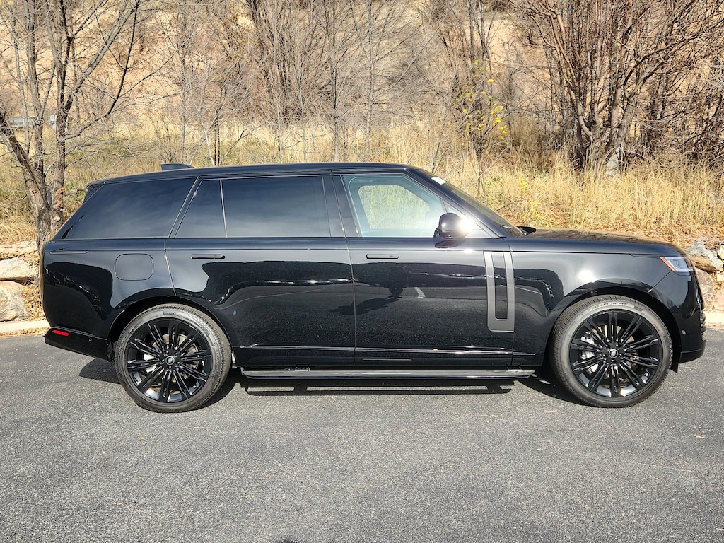 New 2025 Land Rover Range Rover P400 SE 7 Seat SUV