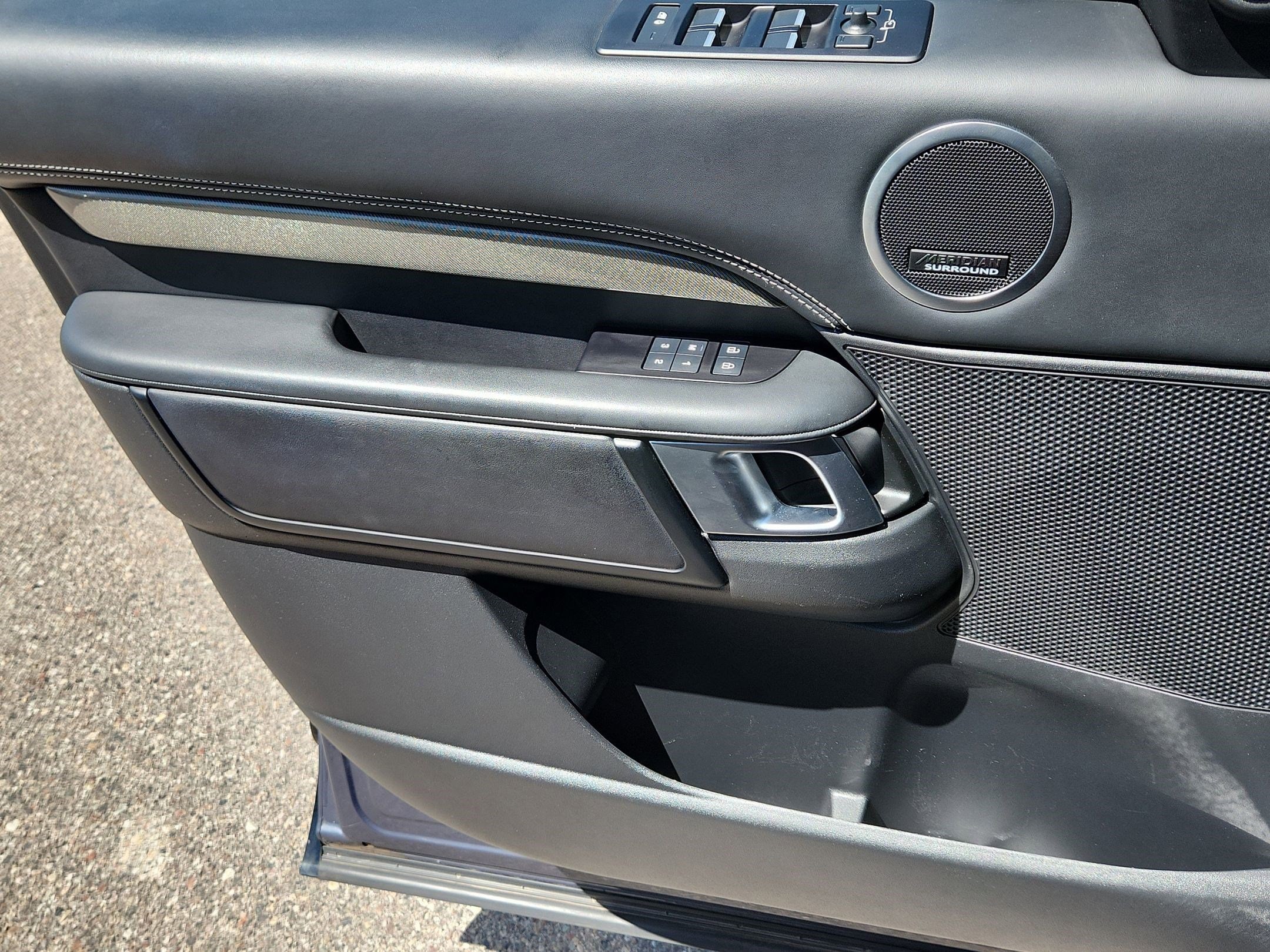 2024 Land Rover Discovery Metropolitan Edition - Photo 21