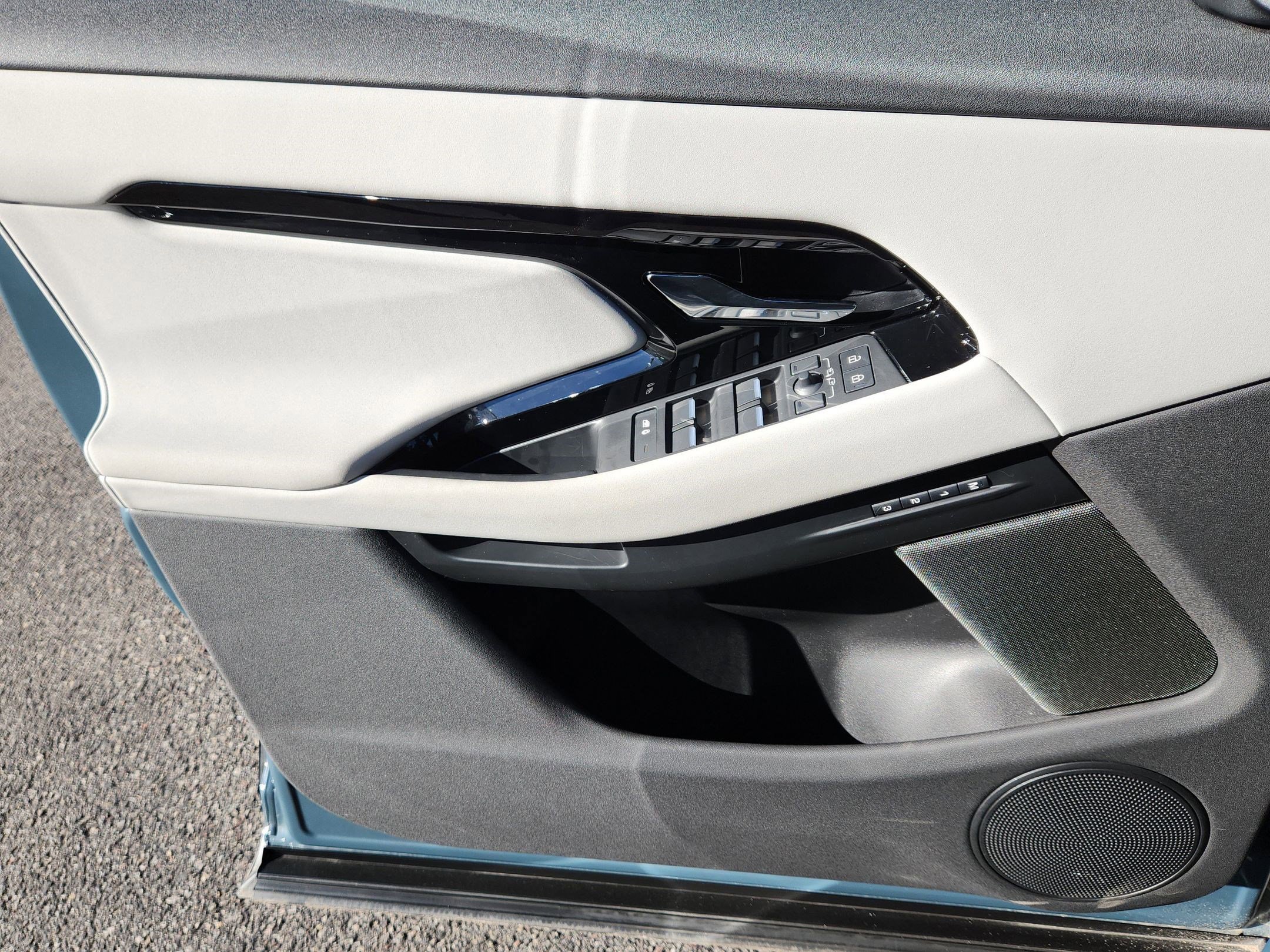 2026 Land Rover Range Rover Evoque Dynamic SE - Photo 10