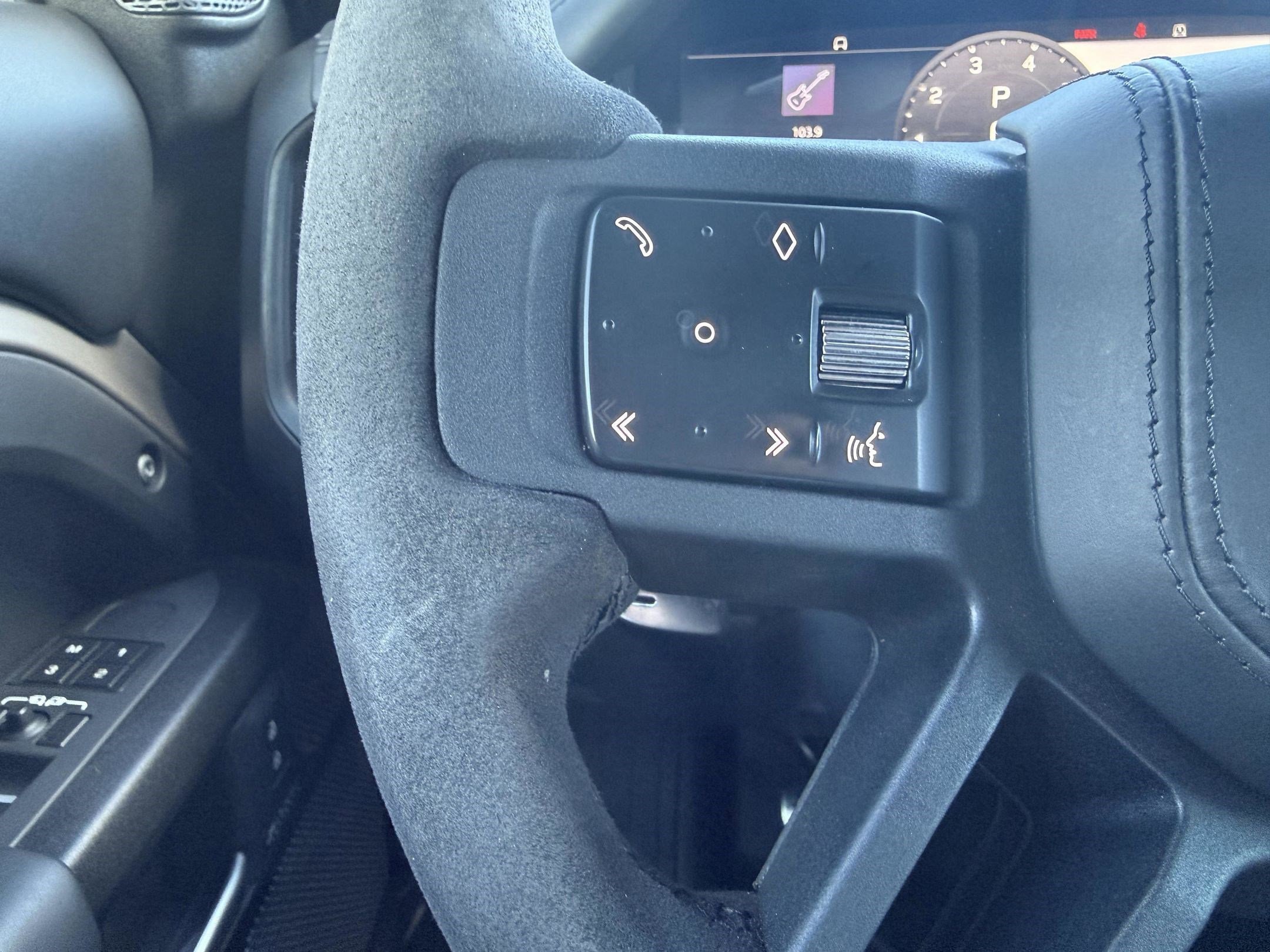2023 Land Rover Defender V8 - Photo 17