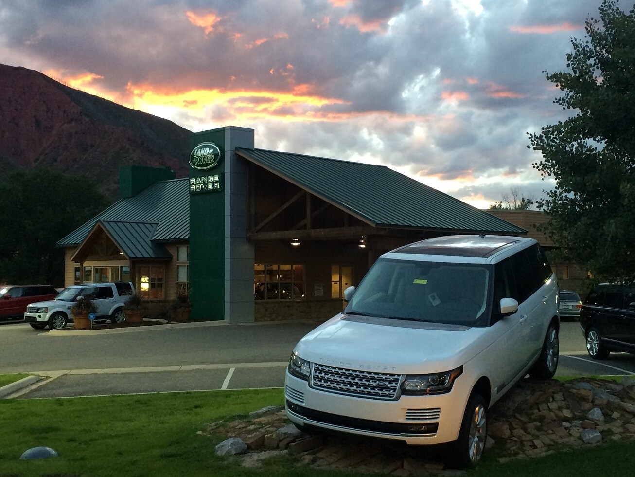 Complimentary Service Pickup & Delivery at Land Rover Roaring Fork