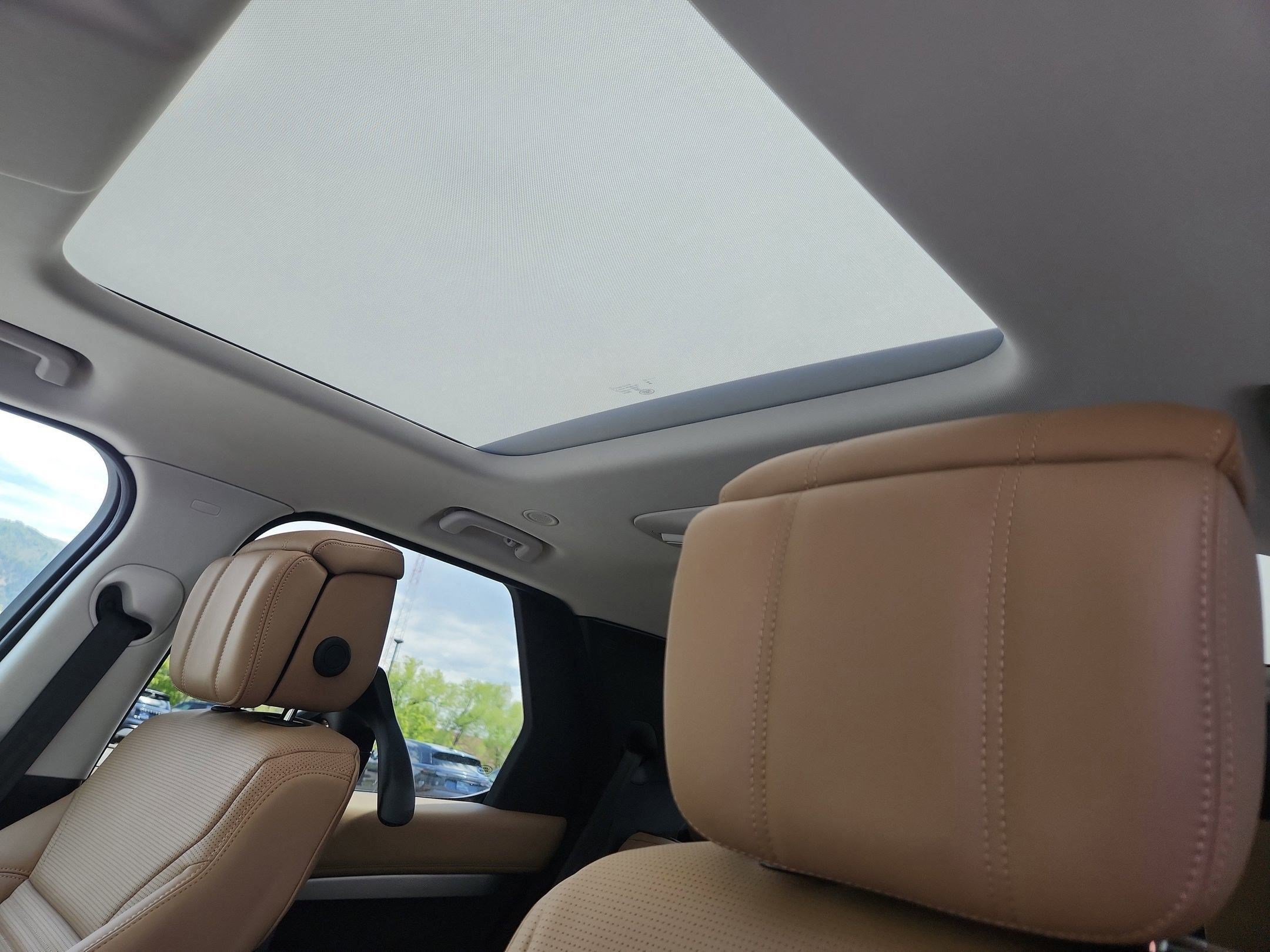 2026 Land Rover Discovery Tempest Edition - Photo 13