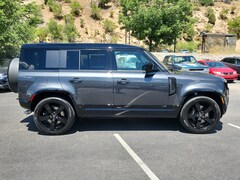 2025 Land Rover Defender 110 V8 SUV