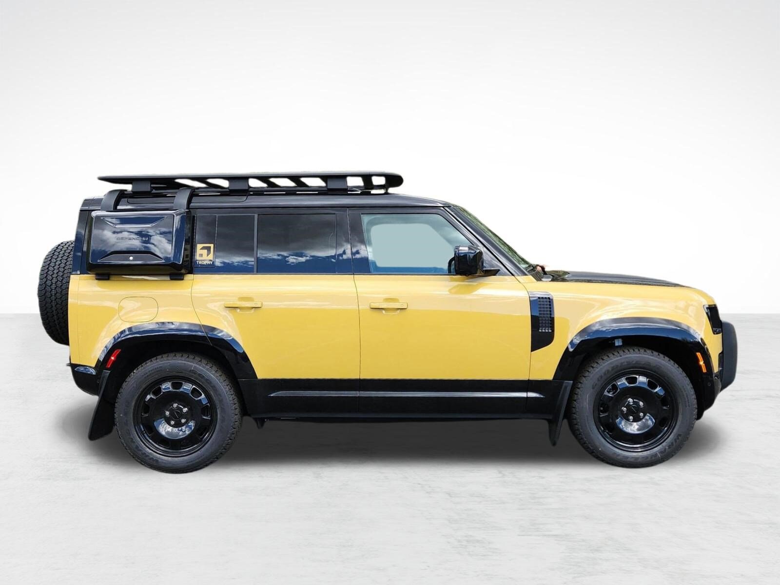 2026 Land Rover Defender Trophy Edition - Photo 7