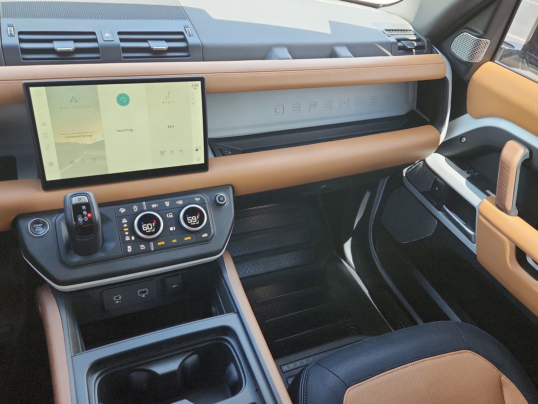 2024 Land Rover Defender X-Dynamic SE - Photo 21
