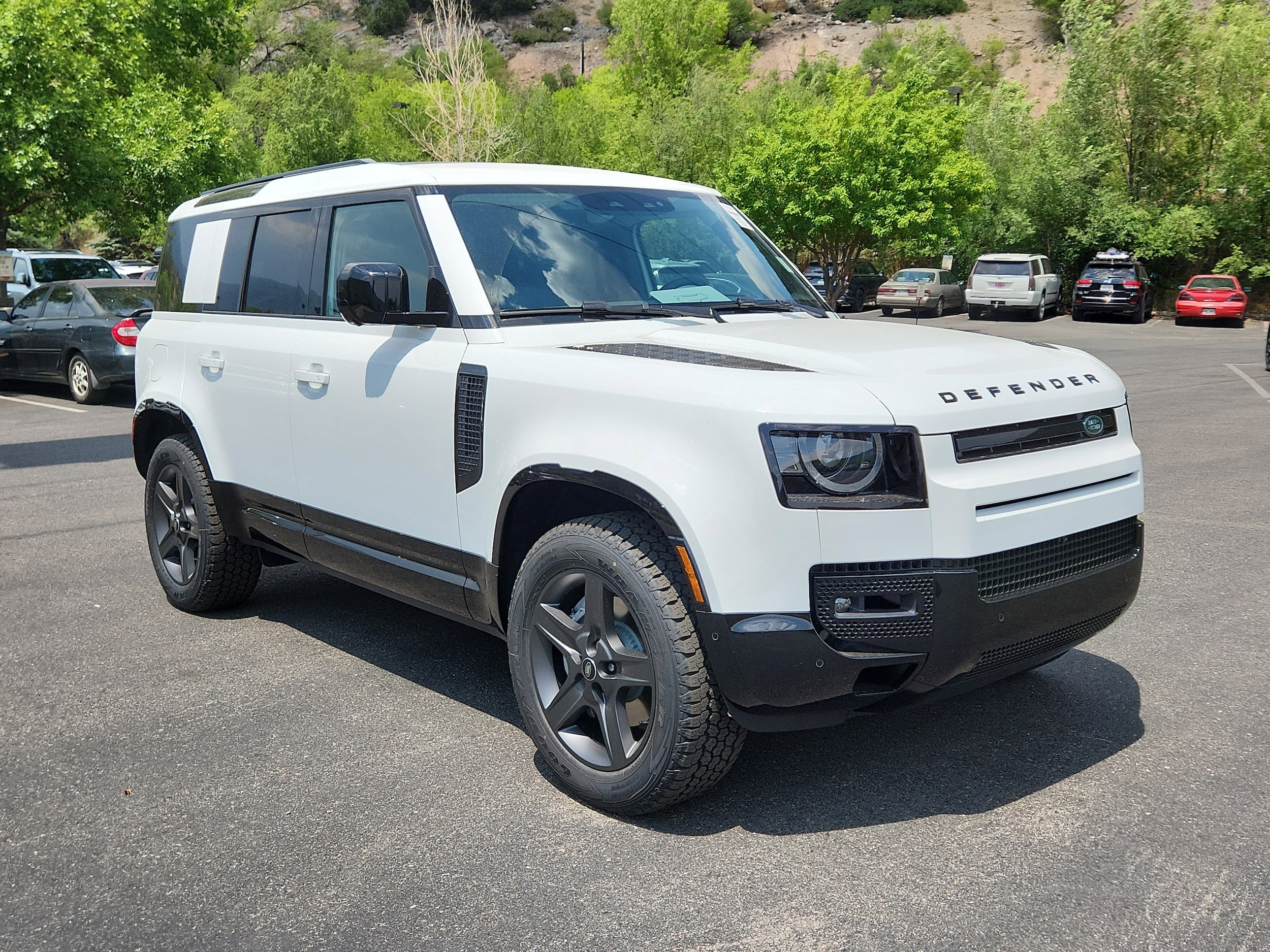 2025 Land Rover Defender SUV 