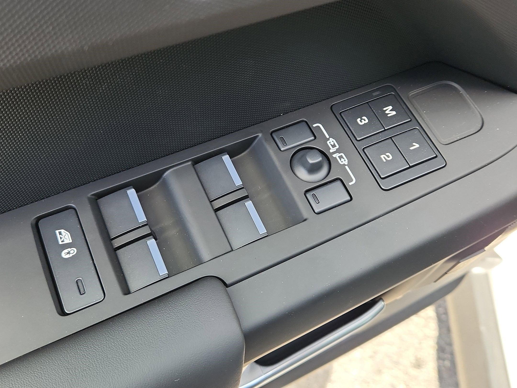 2026 Land Rover Defender X-Dynamic SE - Photo 20