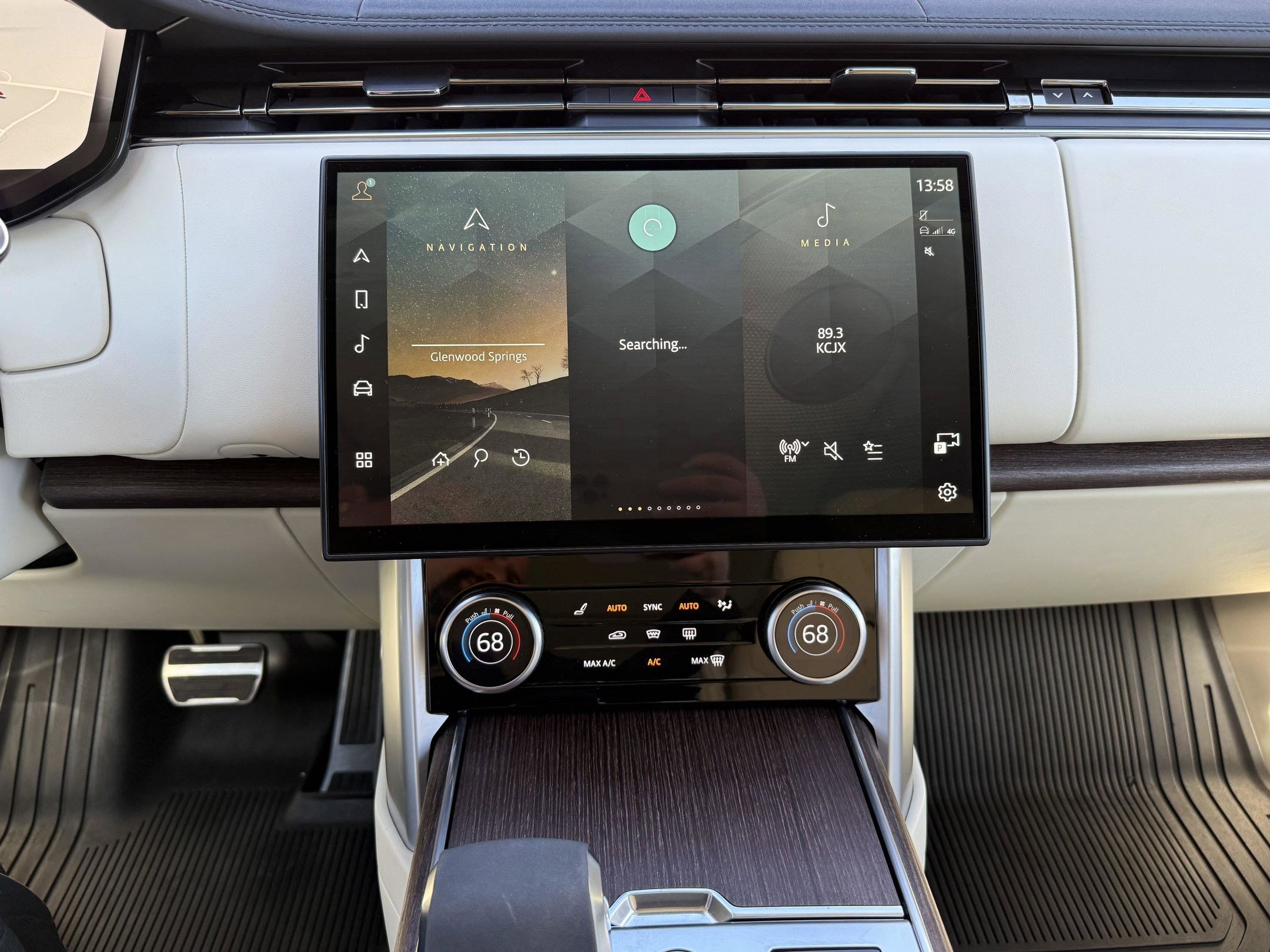 2023 Land Rover Range Rover SE - Photo 25