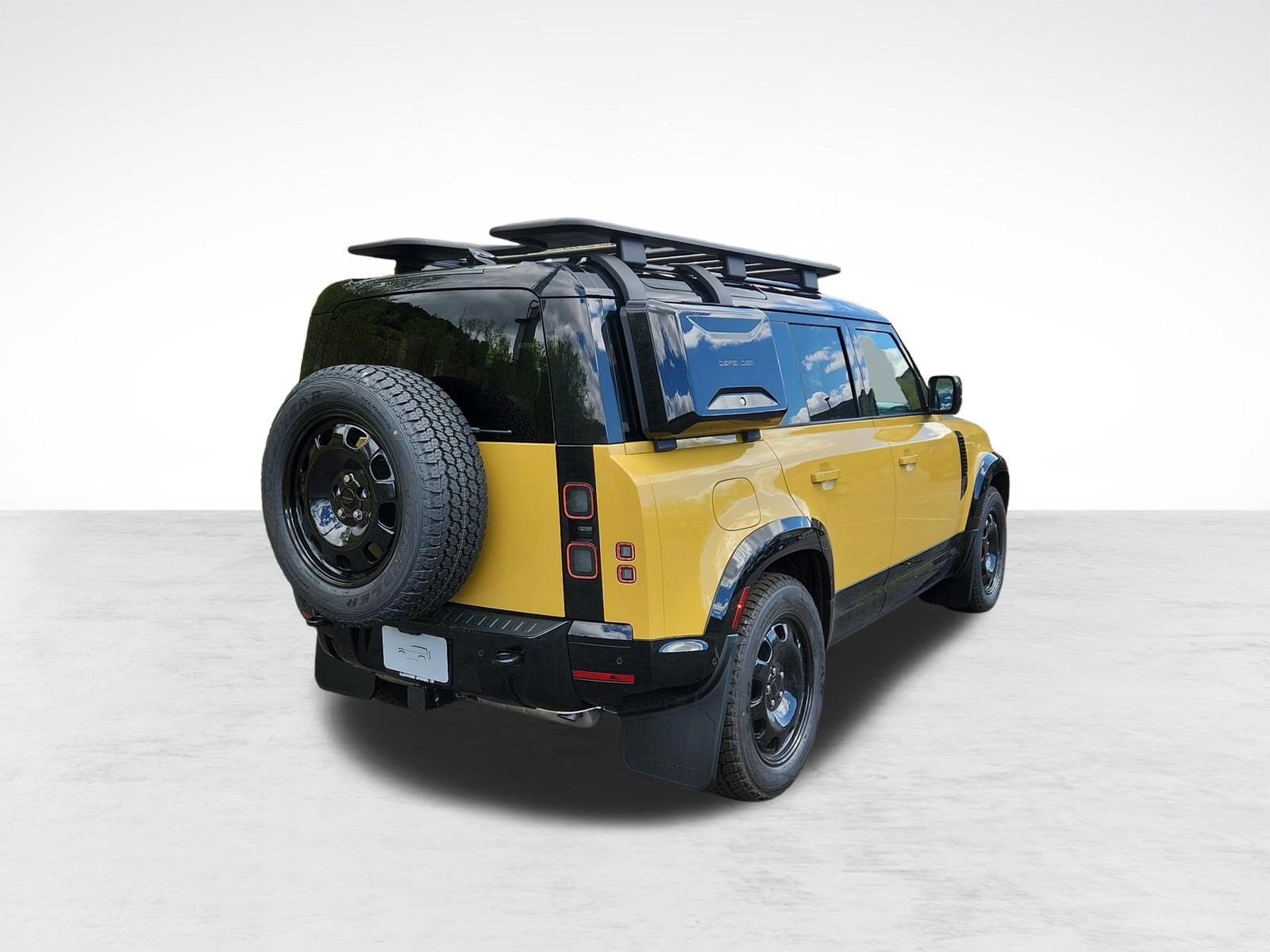 2026 Land Rover Defender Trophy Edition - Photo 8