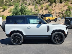 2025 Land Rover Defender 90 V8 90 P525 V8