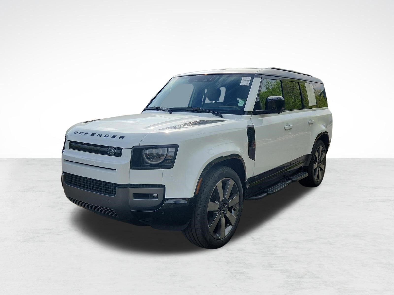 2026 Land Rover Defender 130 V8 P500's photo
