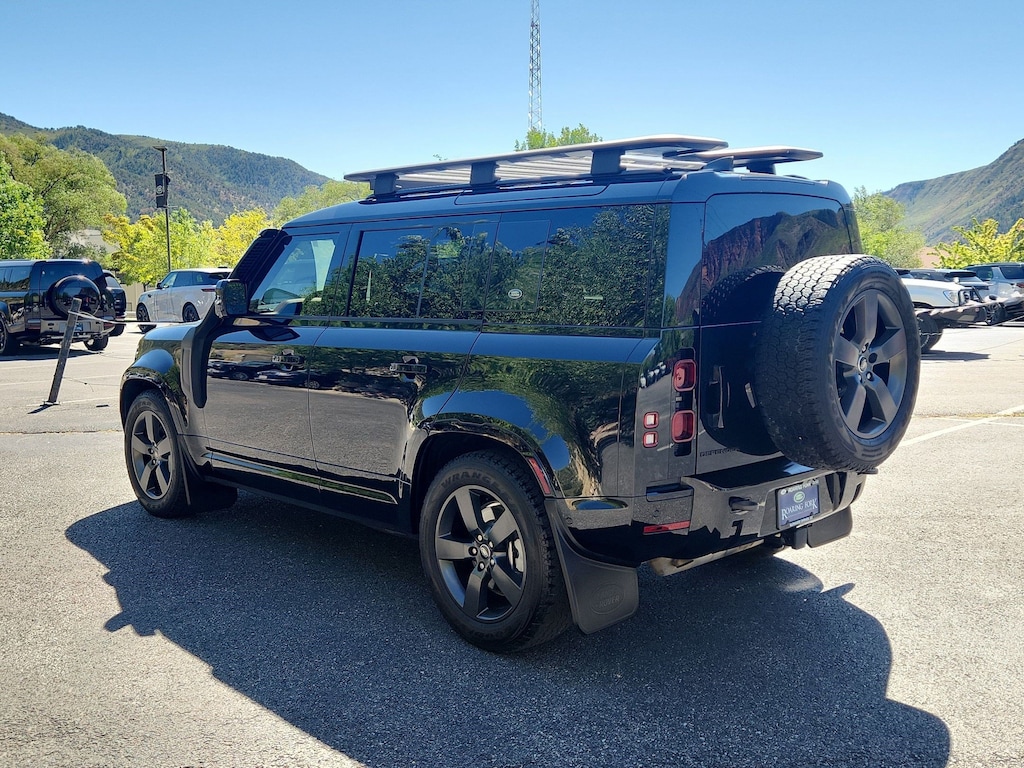 Used 2024 Land Rover Defender 110 X-Dynamic SE SUV