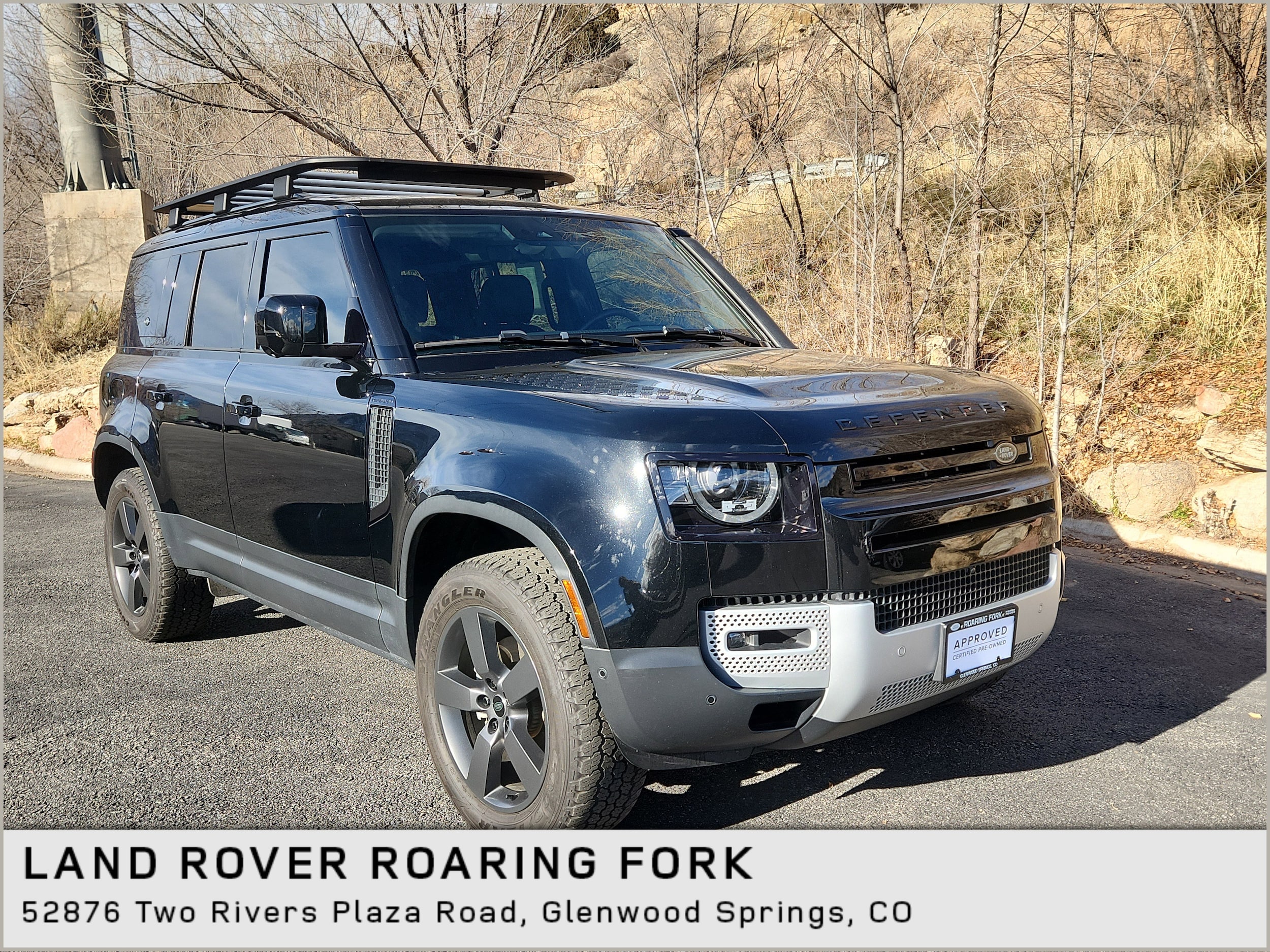 2024 Land Rover Defender S's photo