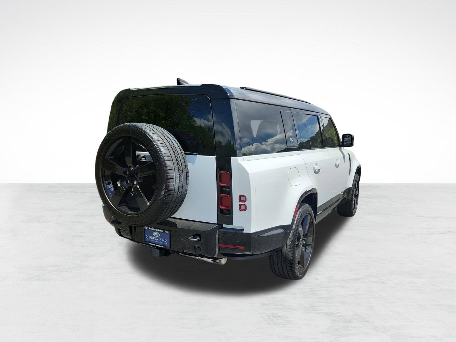 2024 Land Rover Defender X-Dynamic SE - Photo 8