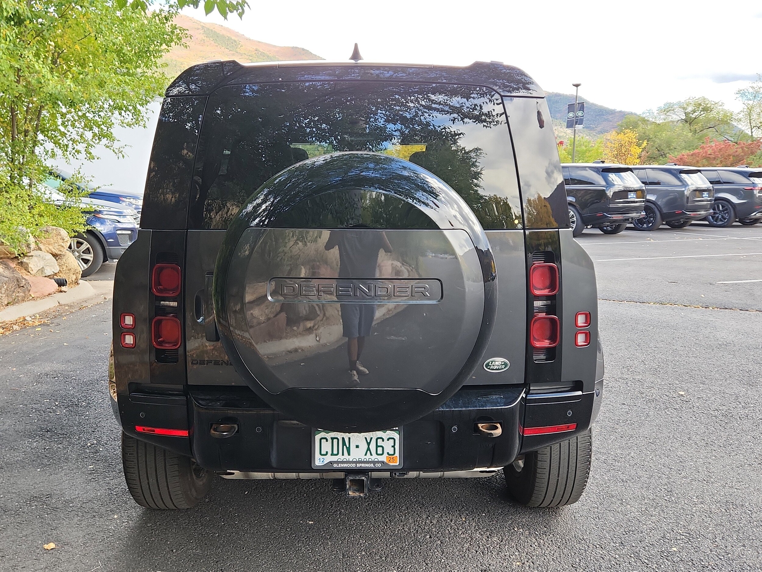 2023 Land Rover Defender X-Dynamic SE photo 3
