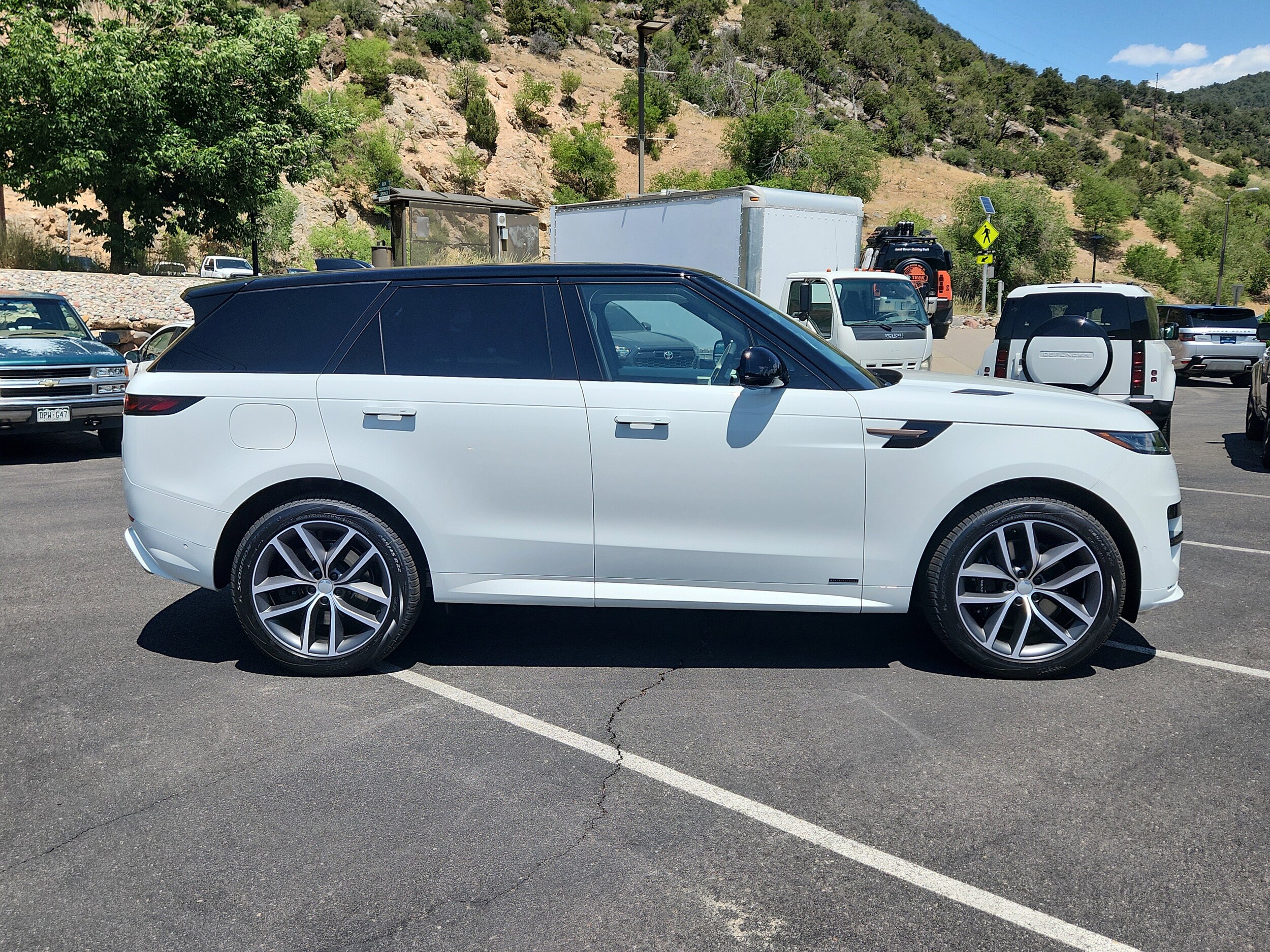 2025 Land Rover Range Rover Sport P530 Autobiography photo 2