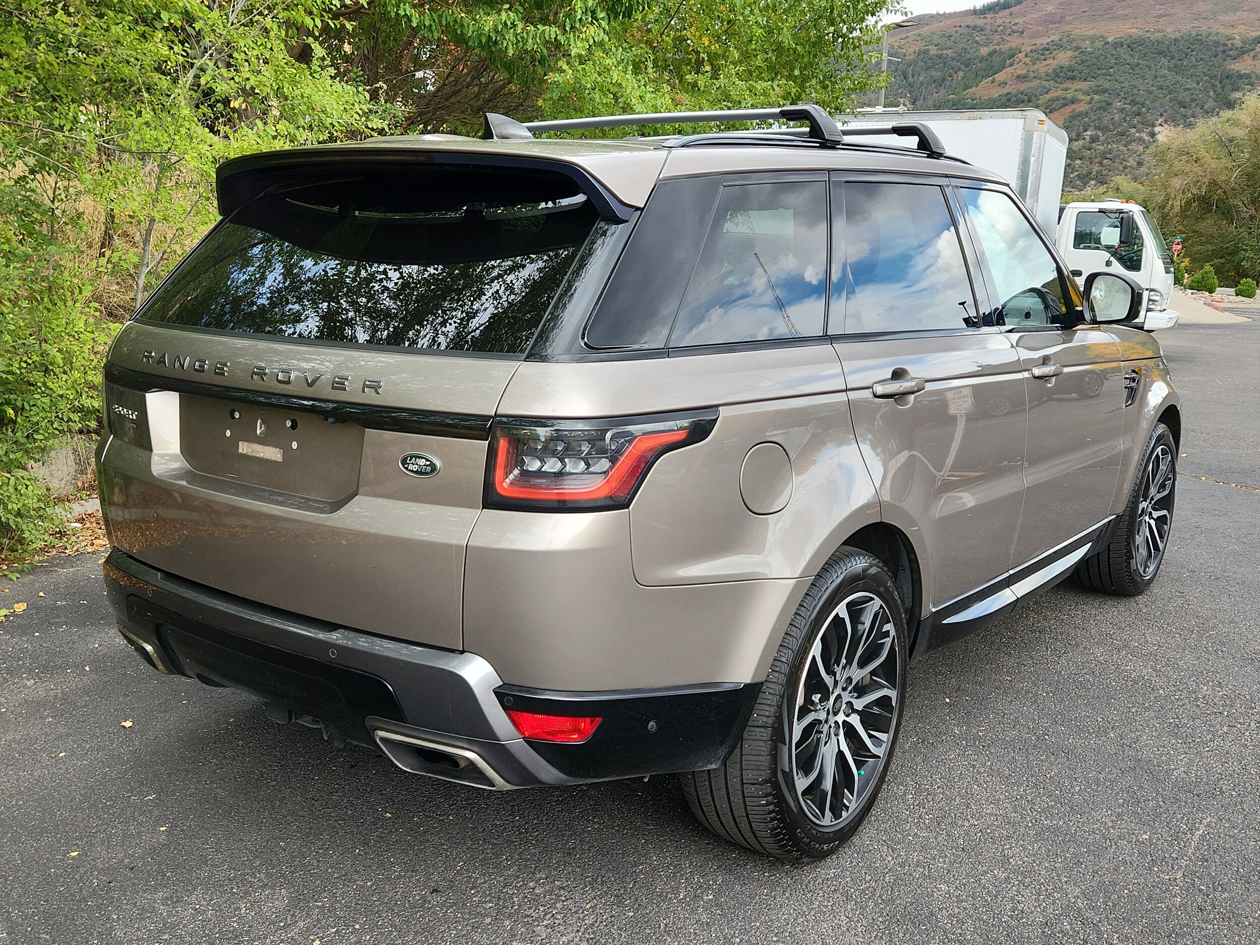 2022 Land Rover Range Rover Sport HSE Silver Edition photo 2