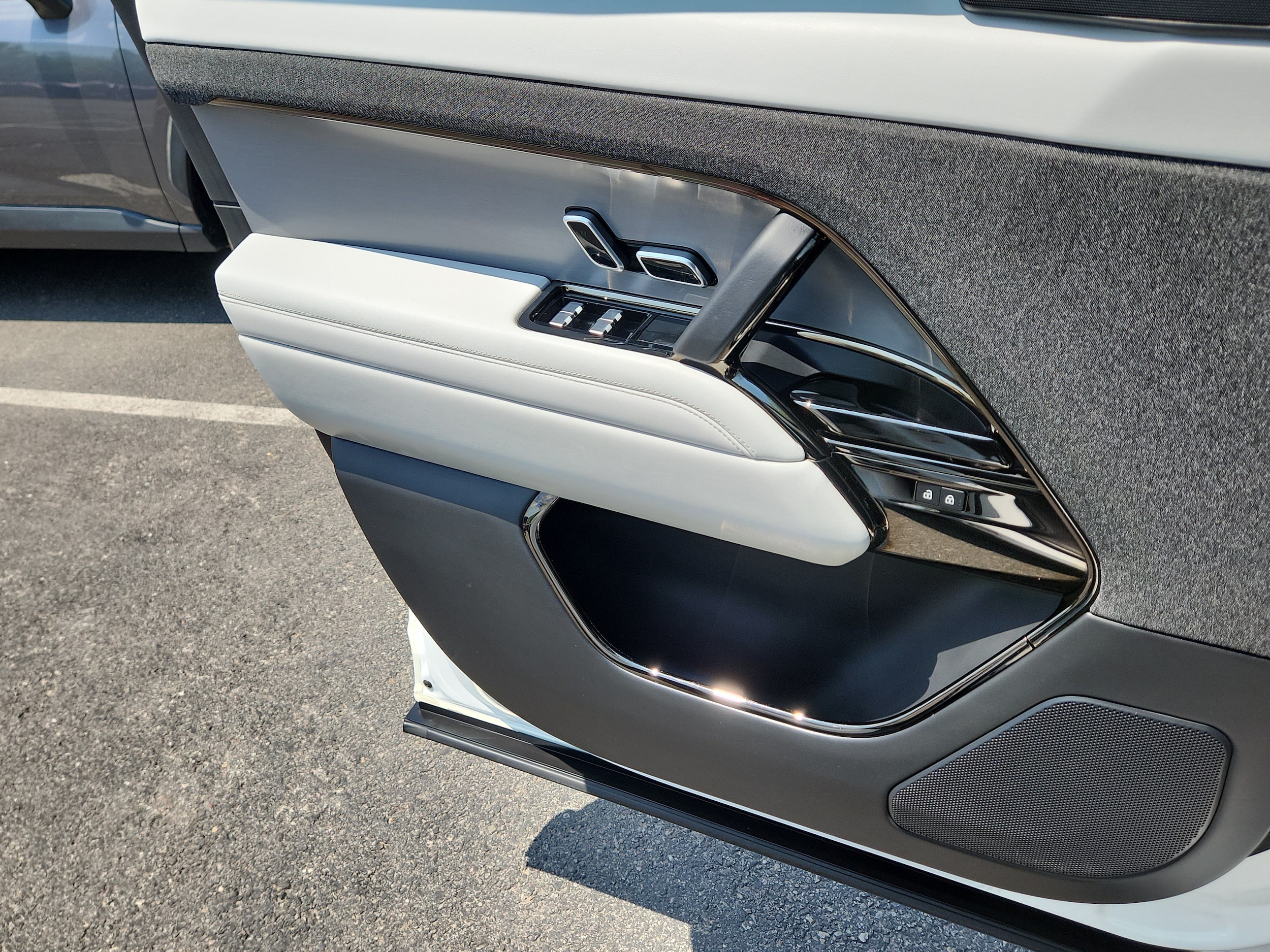 2023 Land Rover Range Rover Sport SE - Photo 17