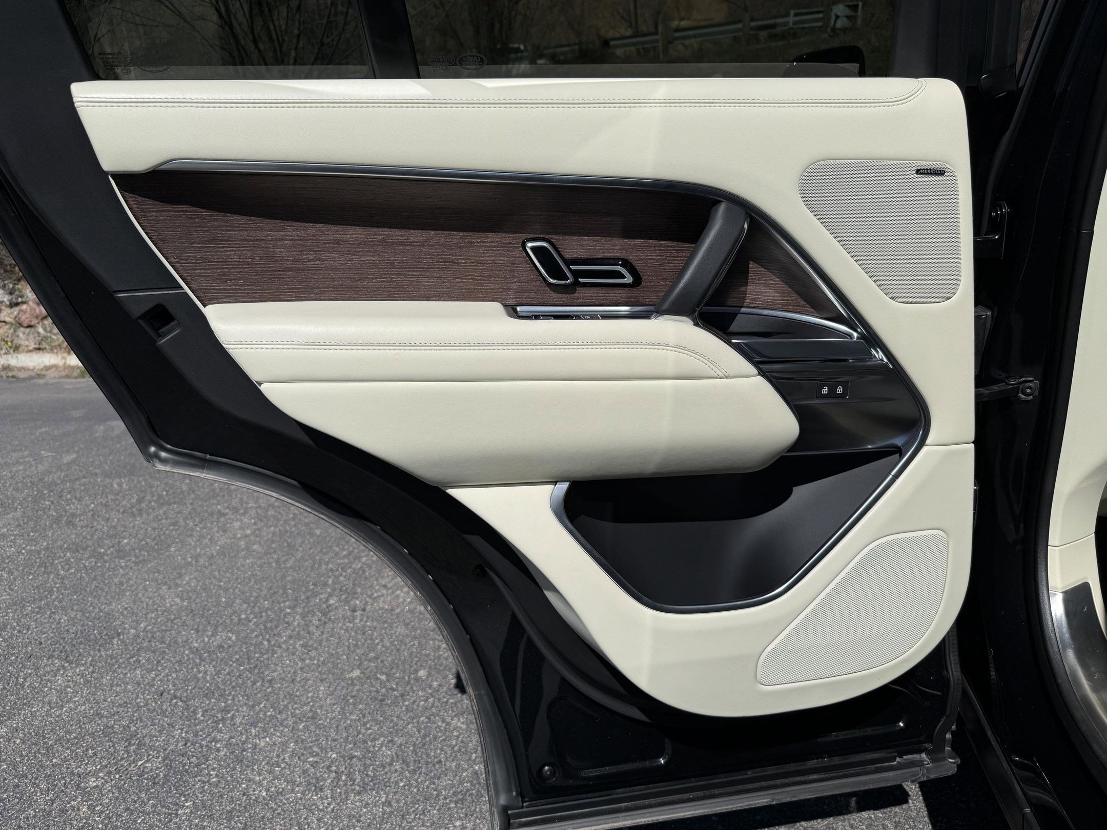 2023 Land Rover Range Rover SE - Photo 32