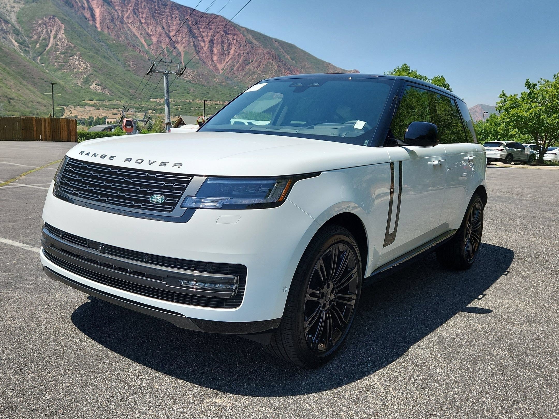 2026 Land Rover Range Rover SUV 