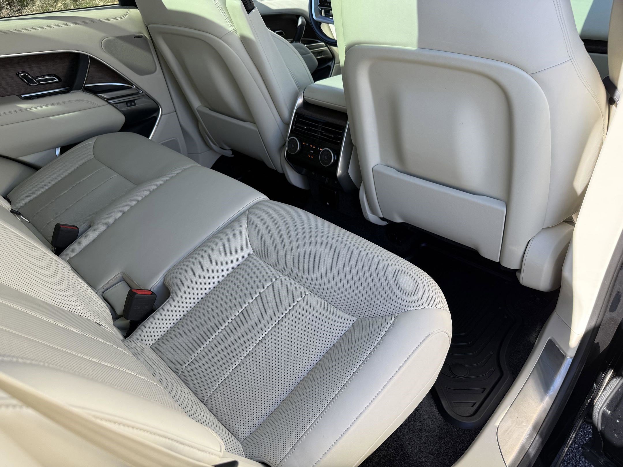 2023 Land Rover Range Rover SE - Photo 36