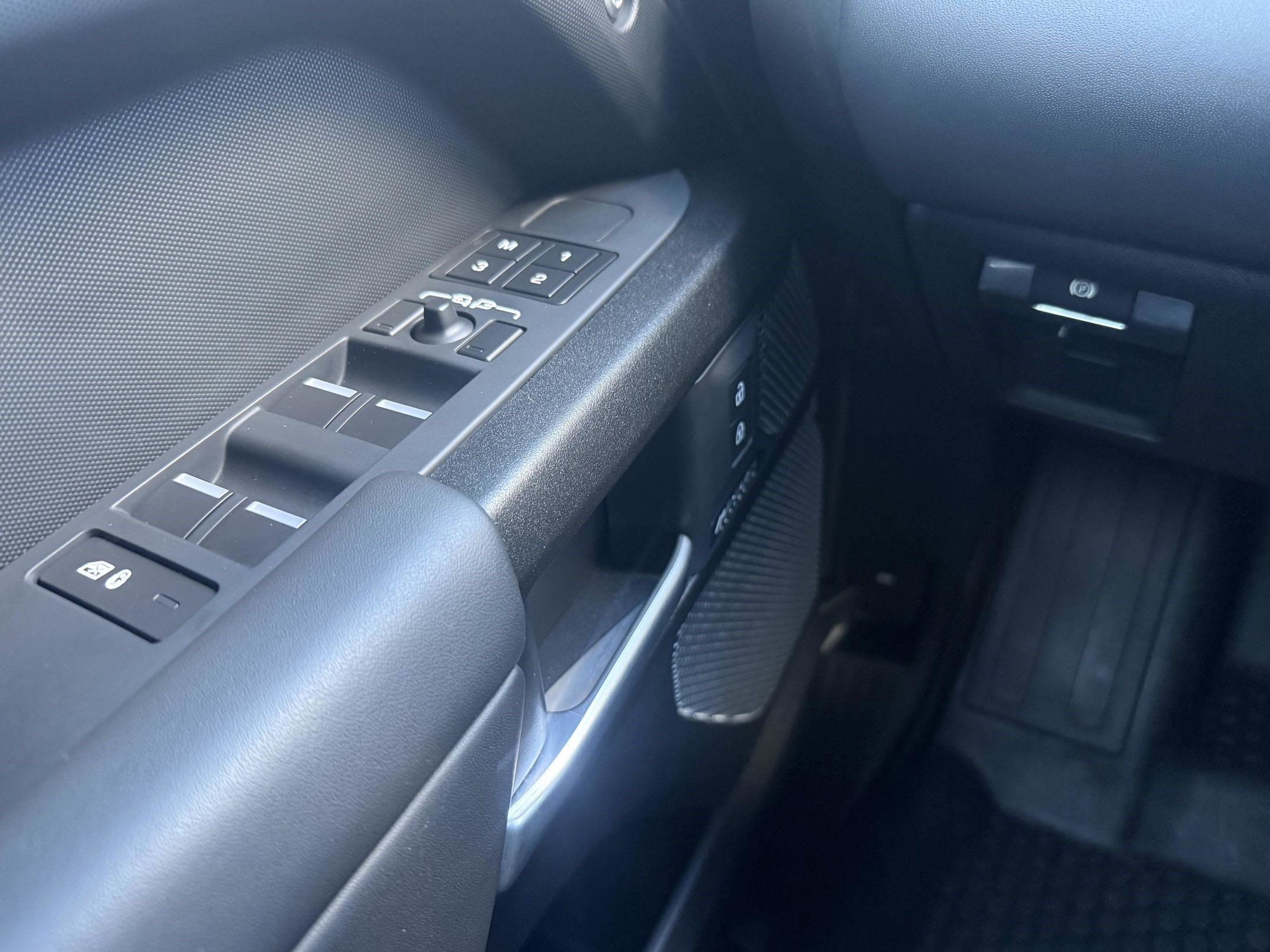 2023 Land Rover Defender V8 - Photo 25