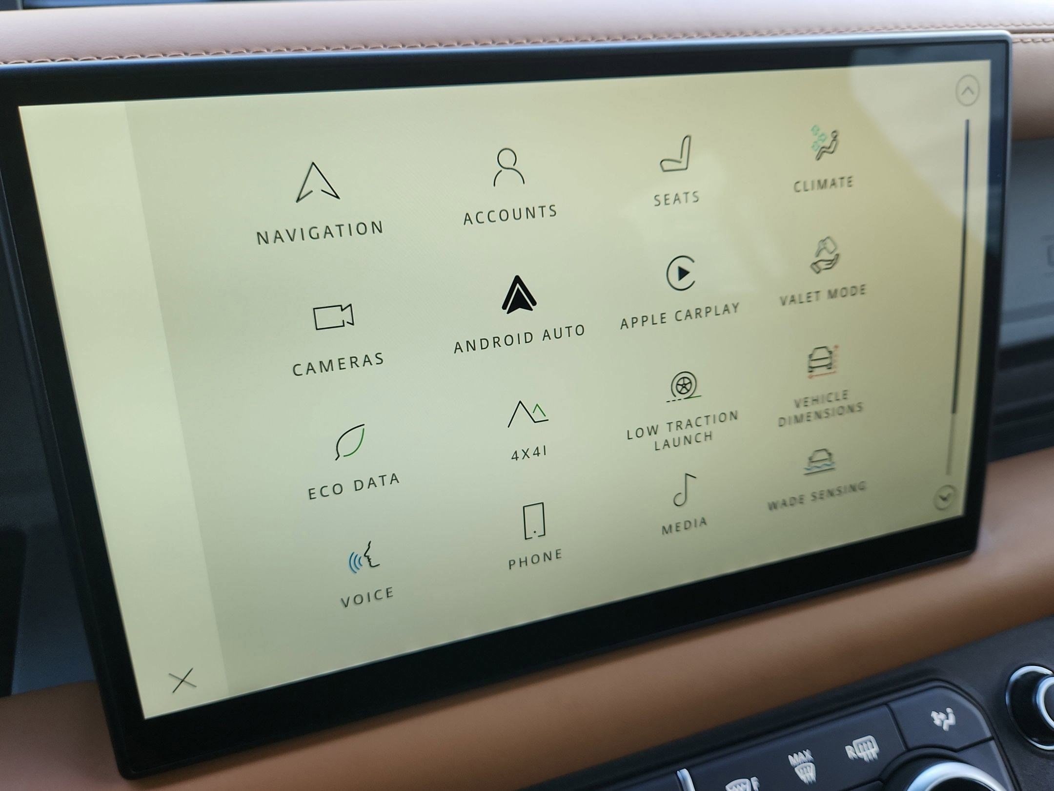 2024 Land Rover Defender X-Dynamic SE - Photo 27
