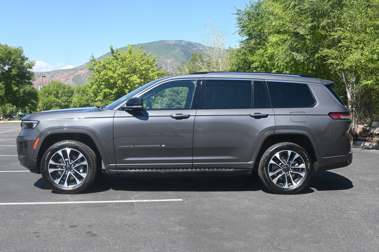 Used 2021 Jeep Grand Cherokee L Overland with VIN 1C4RJKDG6M8181345 for sale in Glenwood Springs, CO