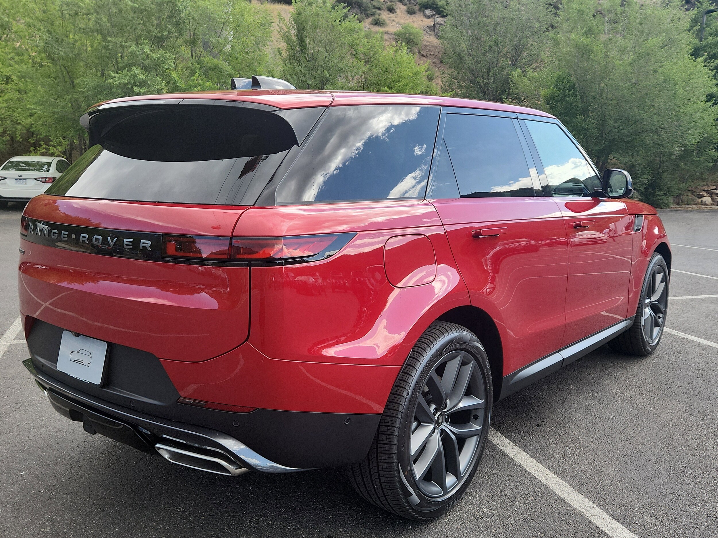 2025 Land Rover Range Rover Sport P360 SE photo 2