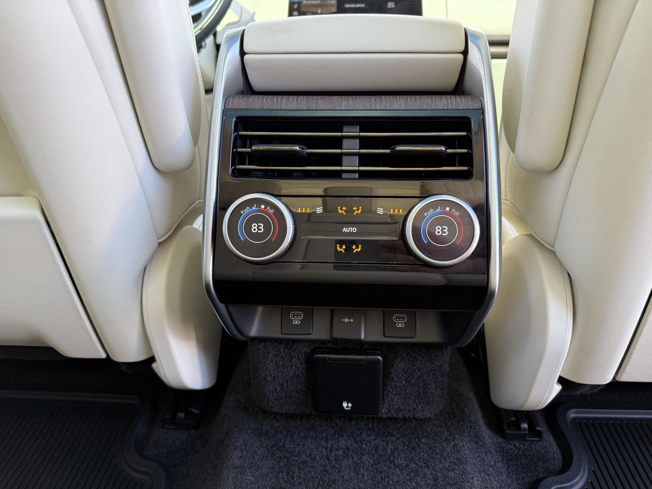 2023 Land Rover Range Rover SE - Photo 37