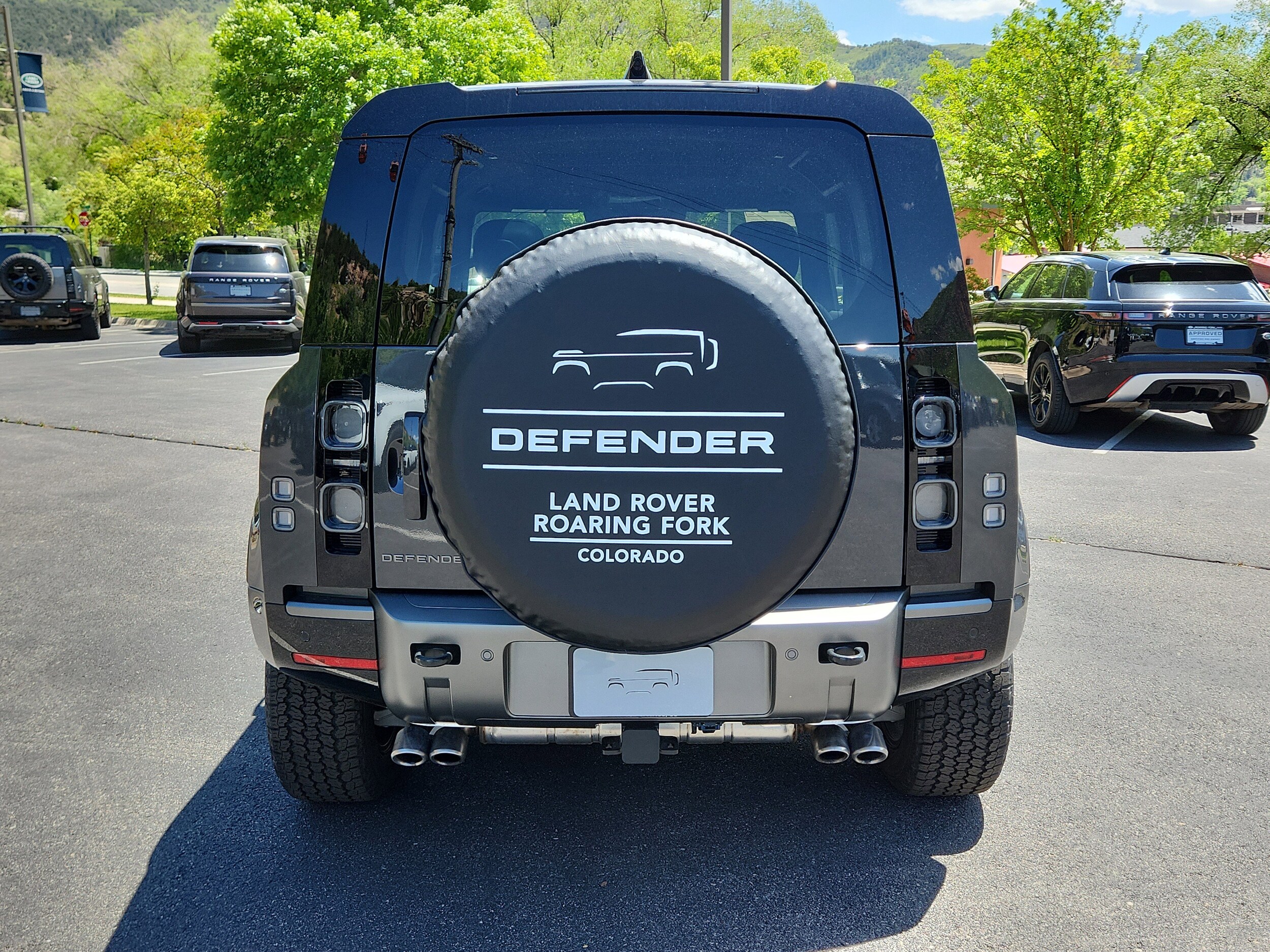 2025 Land Rover Defender 90 V8 photo 2