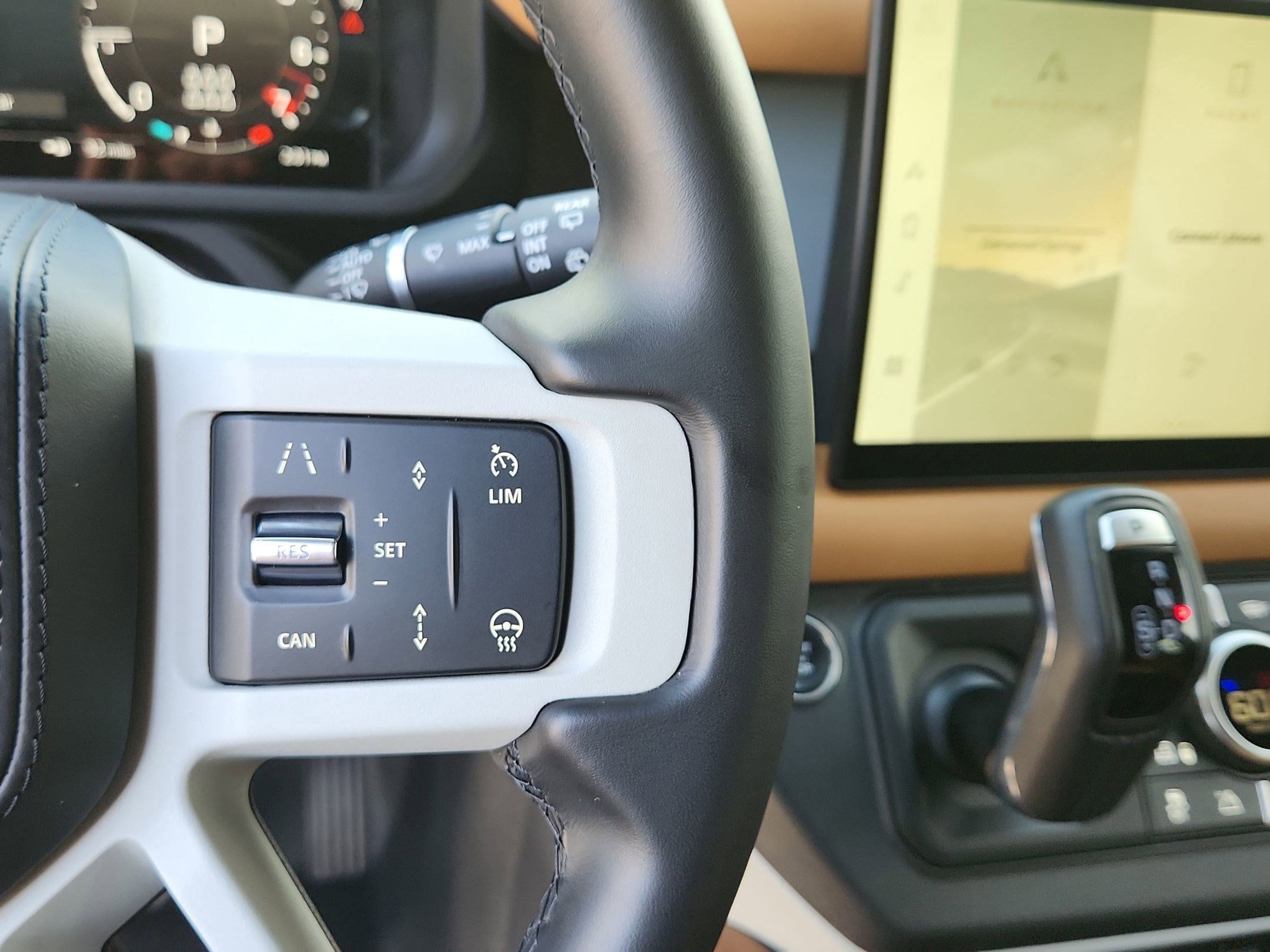 2024 Land Rover Defender X-Dynamic SE - Photo 15